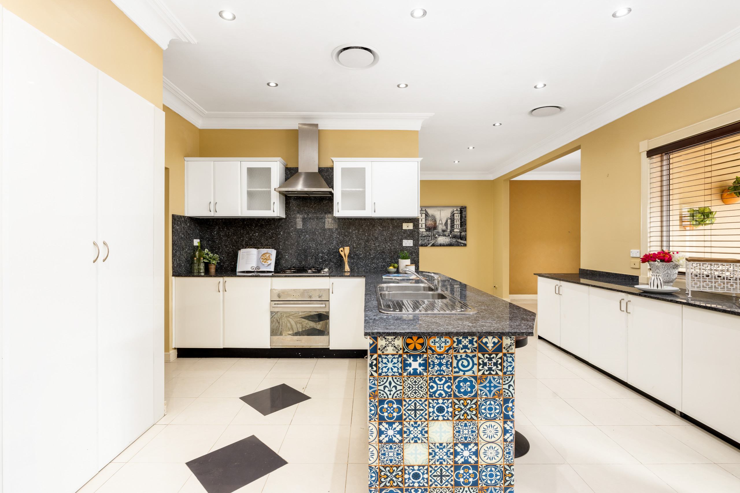 145 Edinburgh Circuit, Cecil Hills - Thumbnail 8