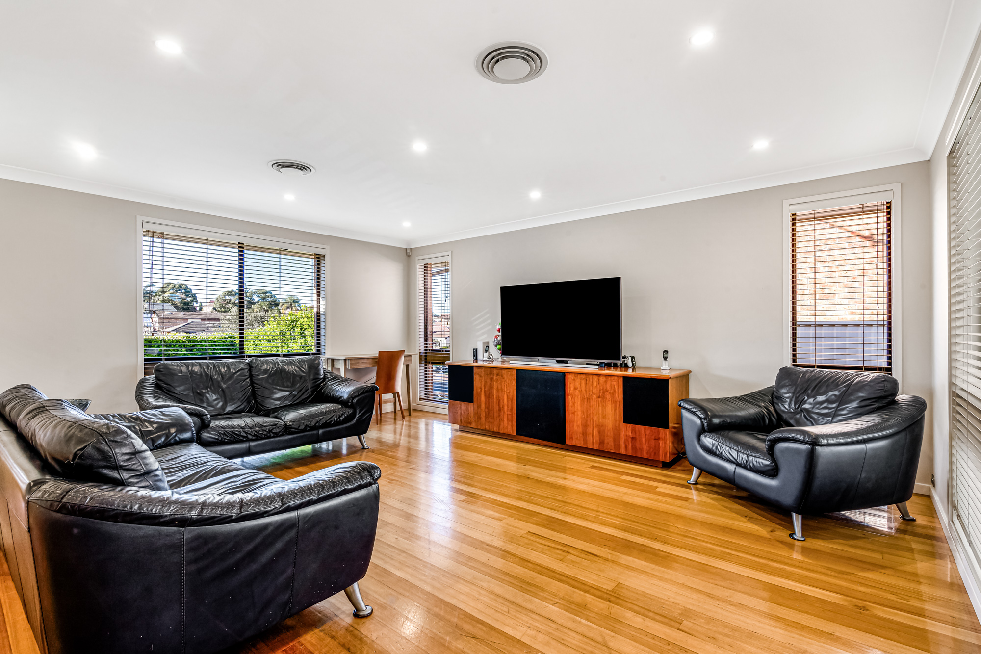 9 Glen Osmond Crescent, Bossley Park - Thumbnail 6