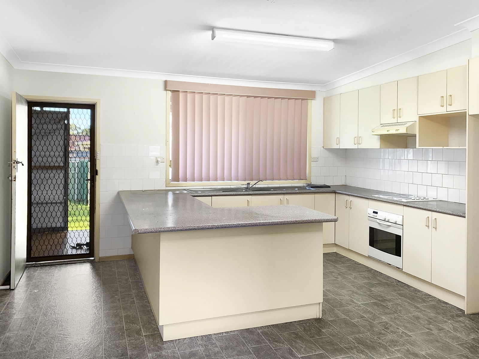 22 Butler Avenue, Bossley Park - Thumbnail 5
