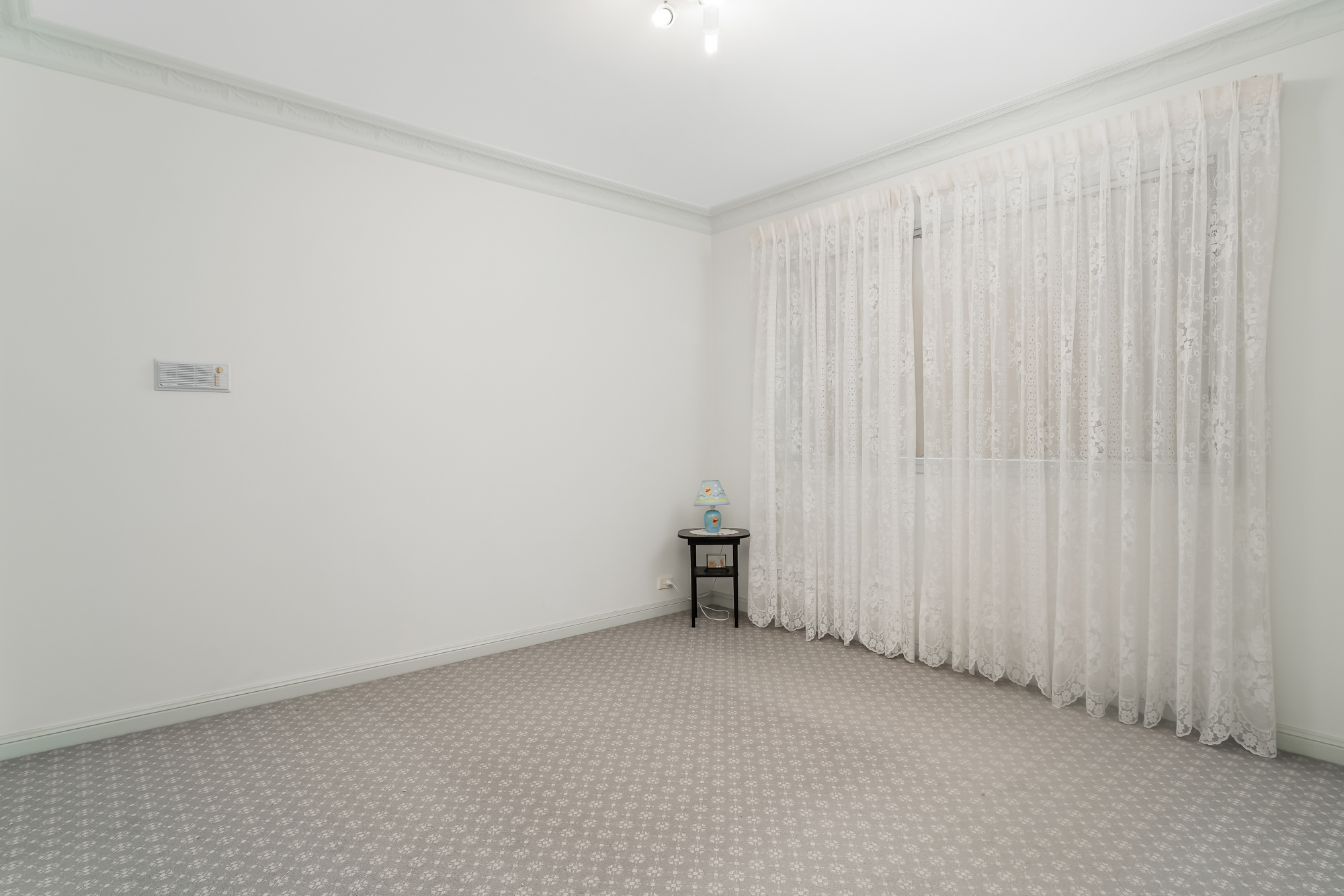 84 Stockdale Crescent, Abbotsbury - Thumbnail 8