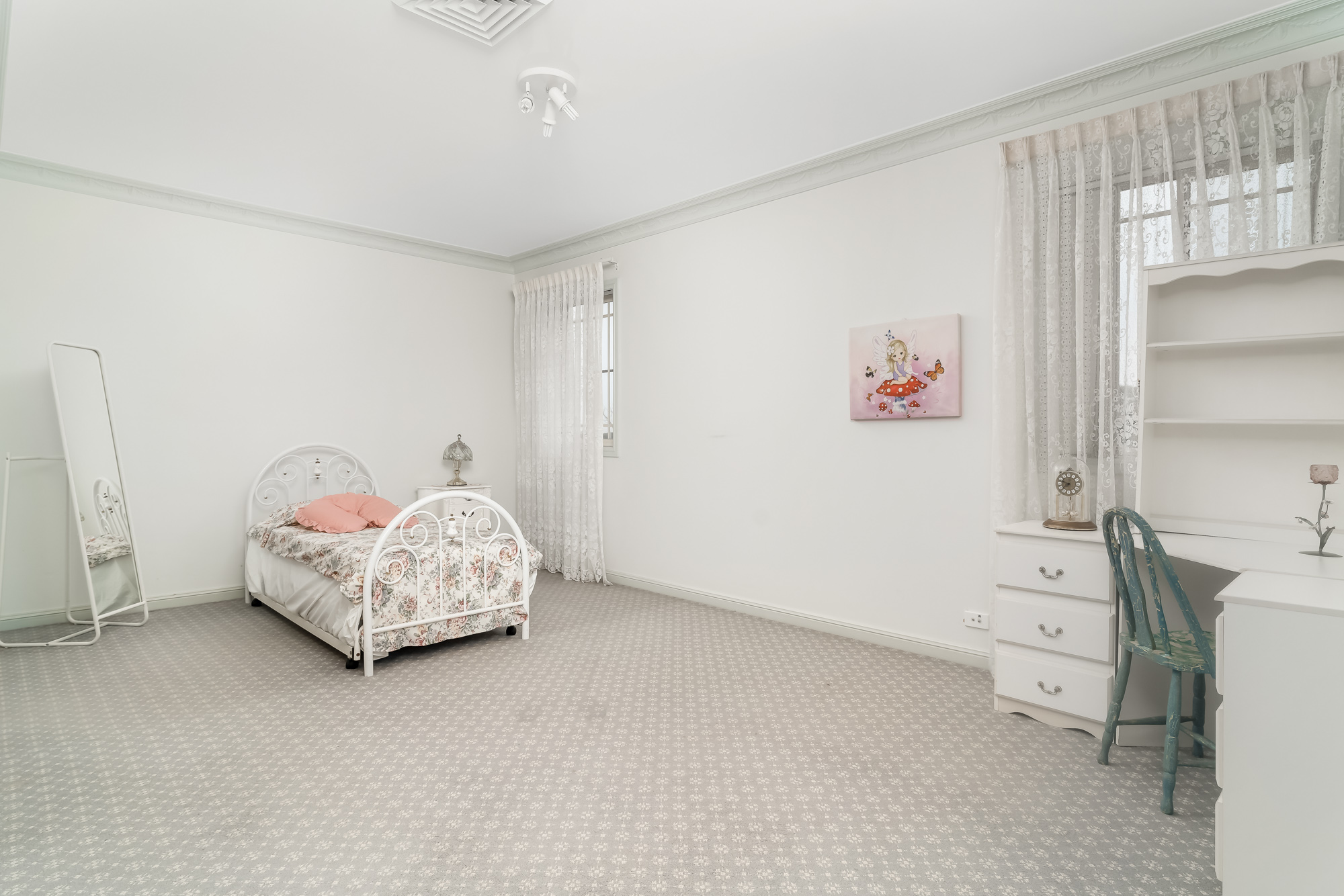 84 Stockdale Crescent, Abbotsbury - Thumbnail 5
