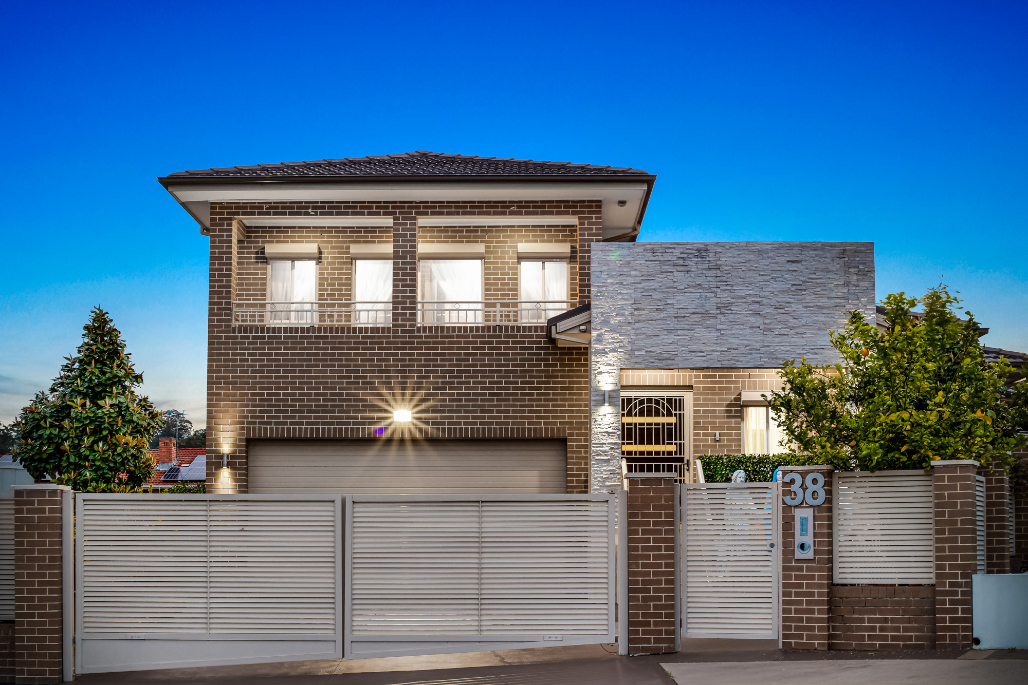 38 Maxwell Place, Abbotsbury - Image 1