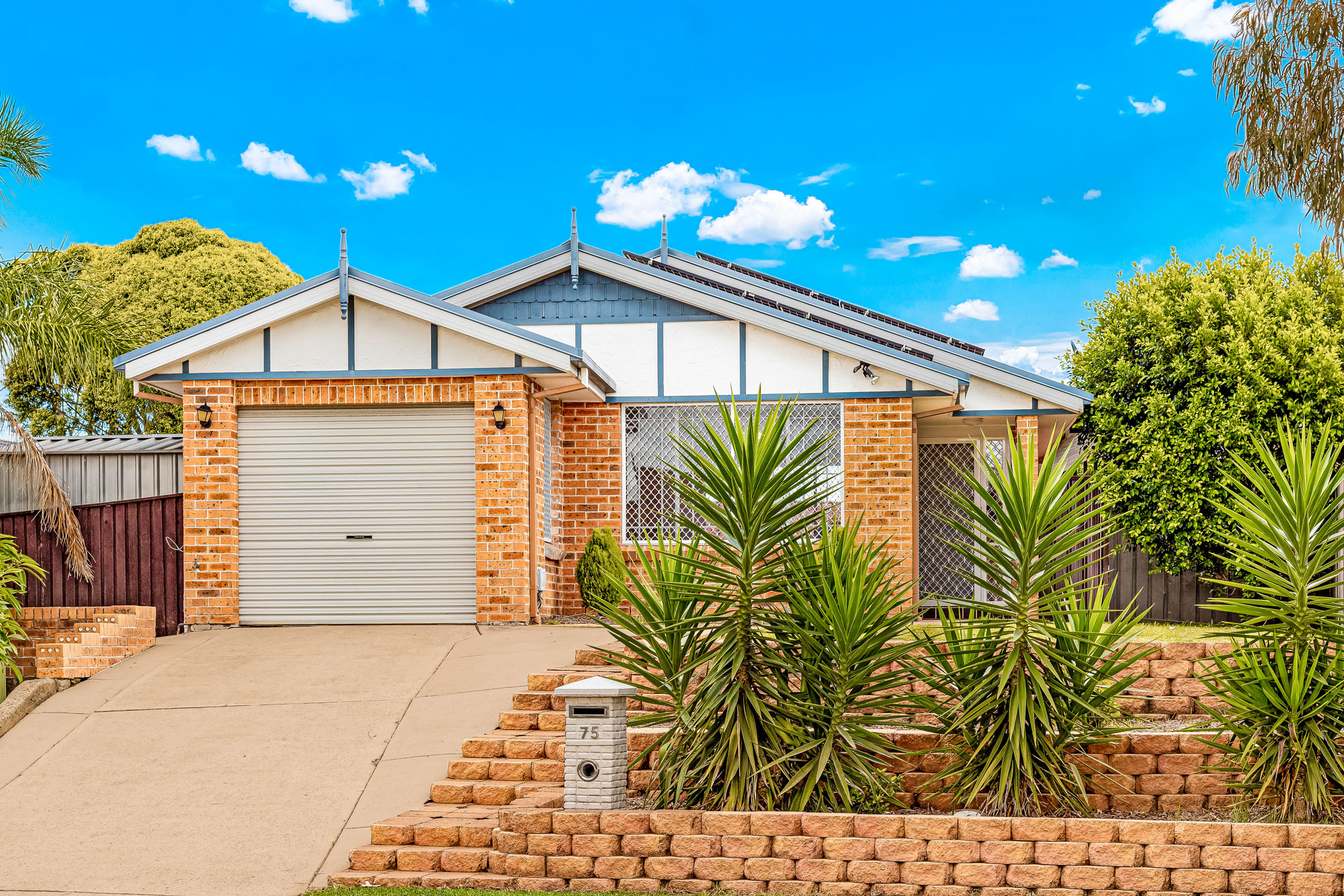 75 Swan Circuit, Green Valley - Image 1
