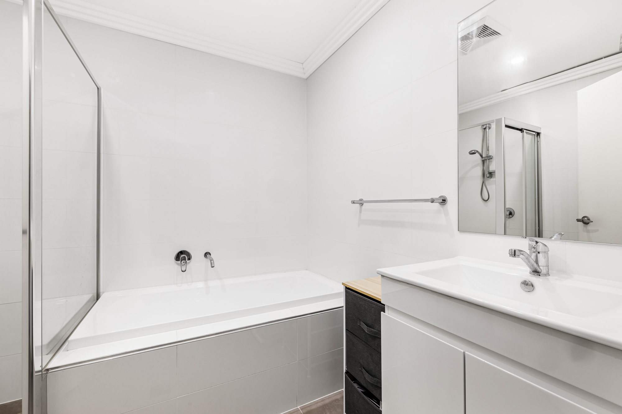 11/23-25 Mayberry Crescent, Liverpool - Thumbnail 2