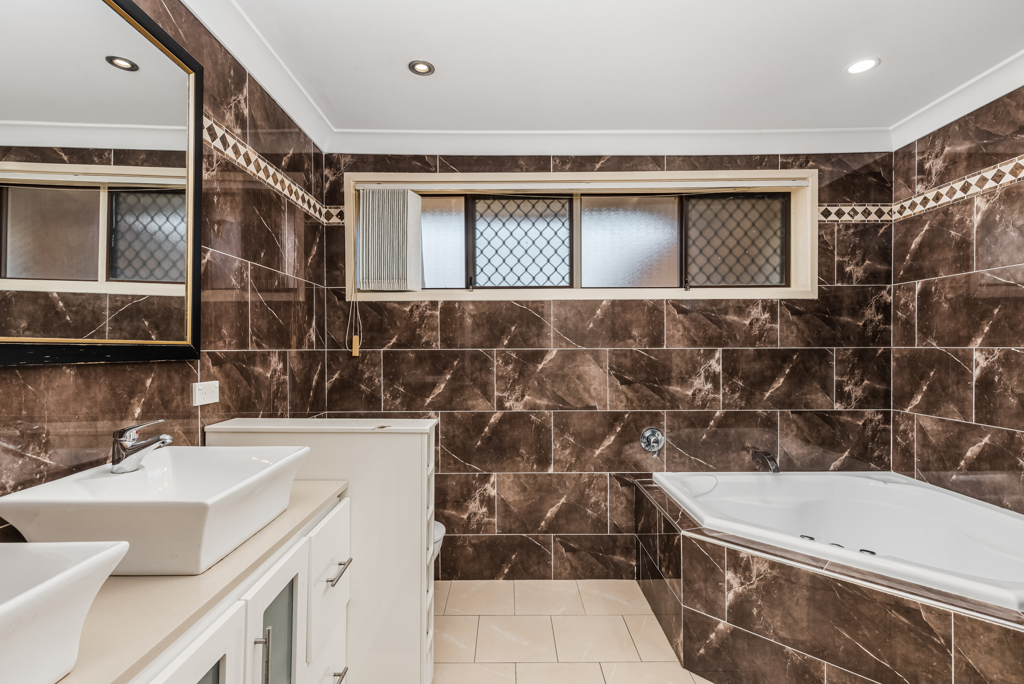 8 Dalpra Crescent, Bossley Park - Thumbnail 4