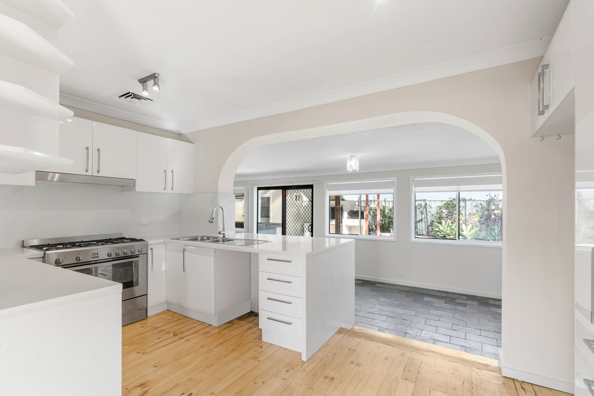 28 Kaluga Street, Busby - Thumbnail 3