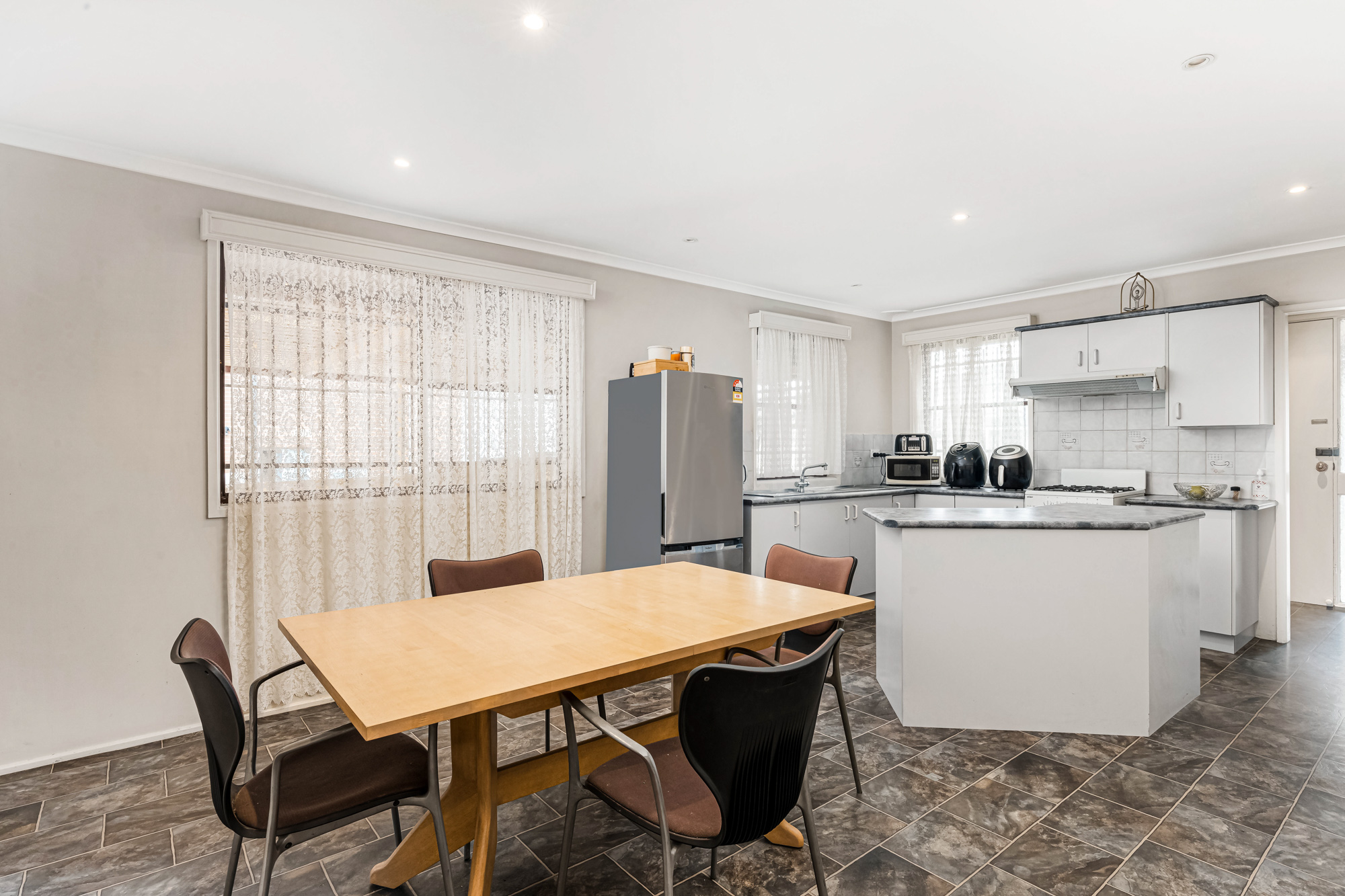 32 Falklands Avenue, Bossley Park - Thumbnail 5