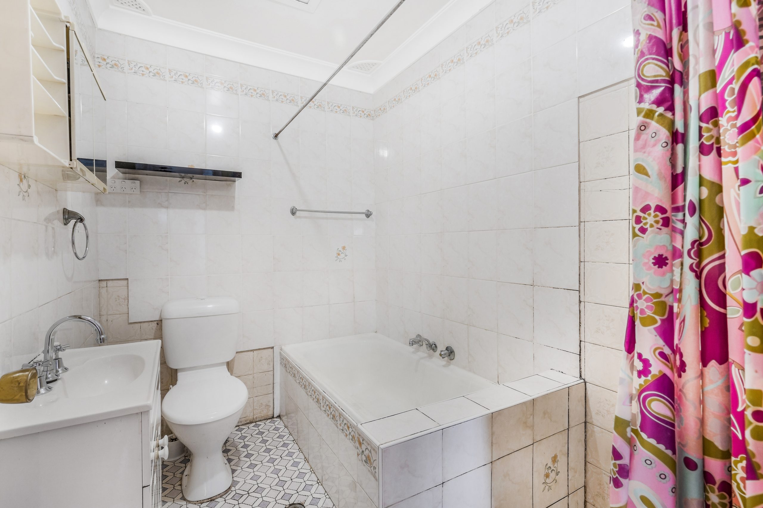 8 Norfolk Avenue, Fairfield West - Thumbnail 7