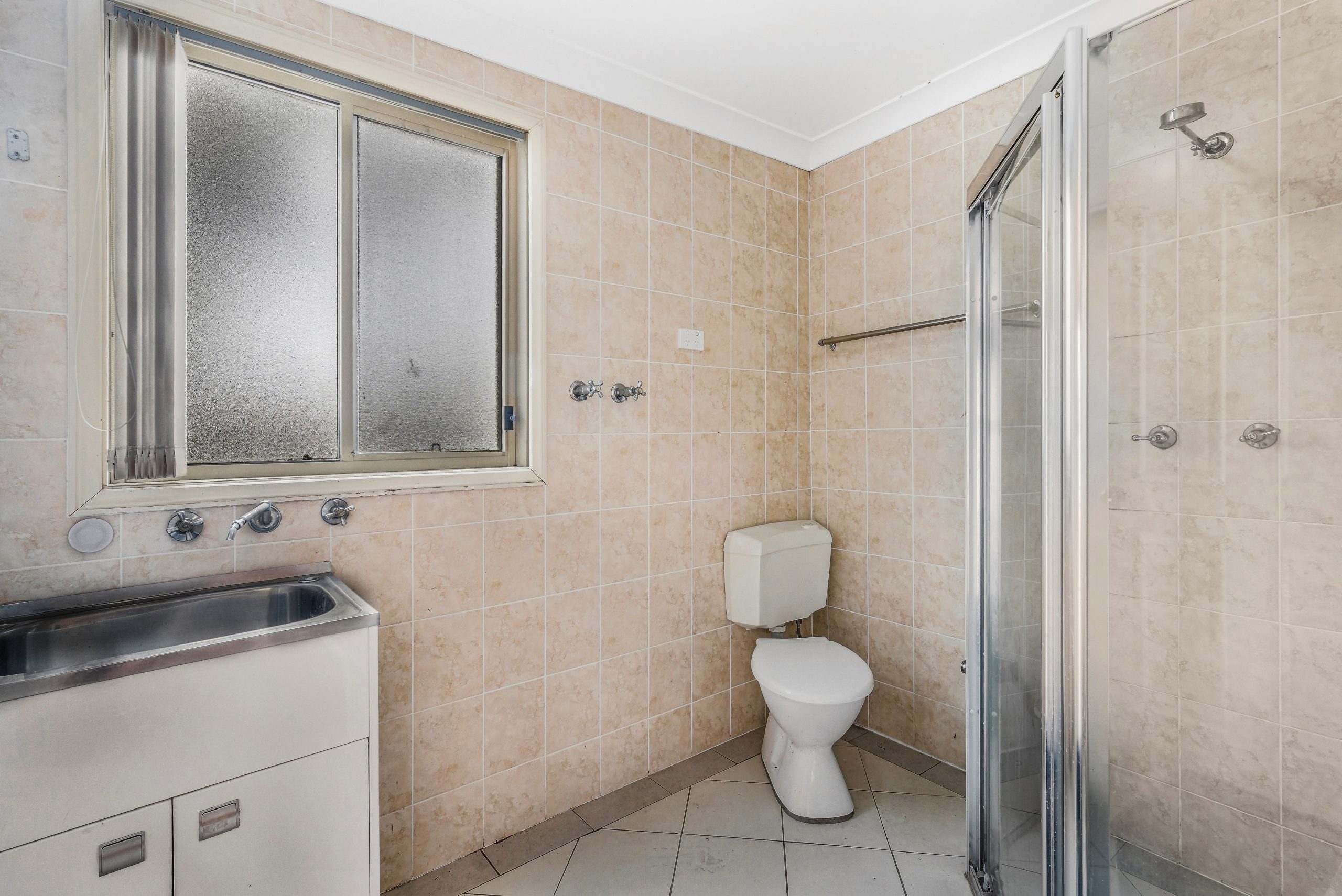 8 Norfolk Avenue, Fairfield West - Thumbnail 5