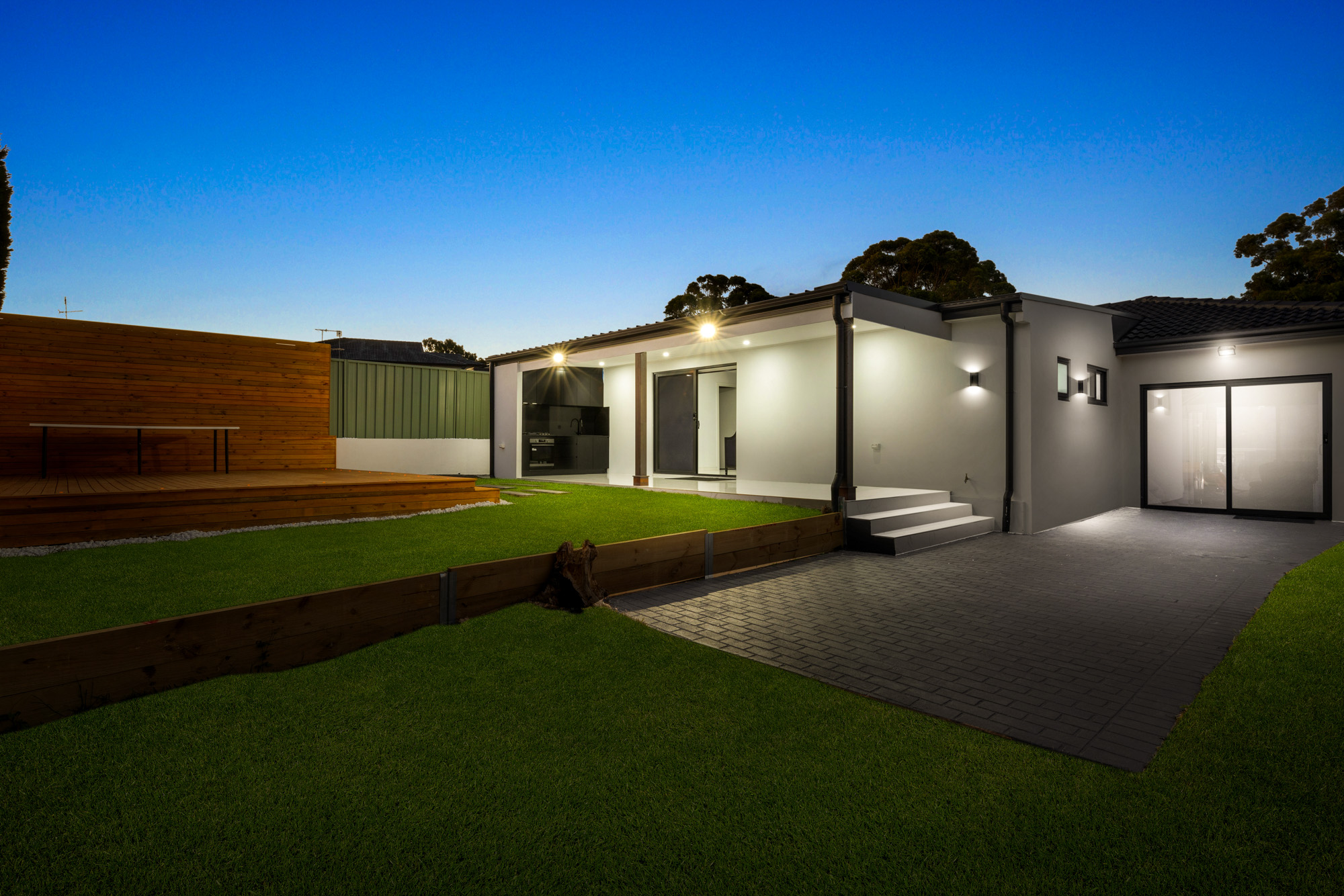 32 Stockdale Crescent, Abbotsbury - Thumbnail 5