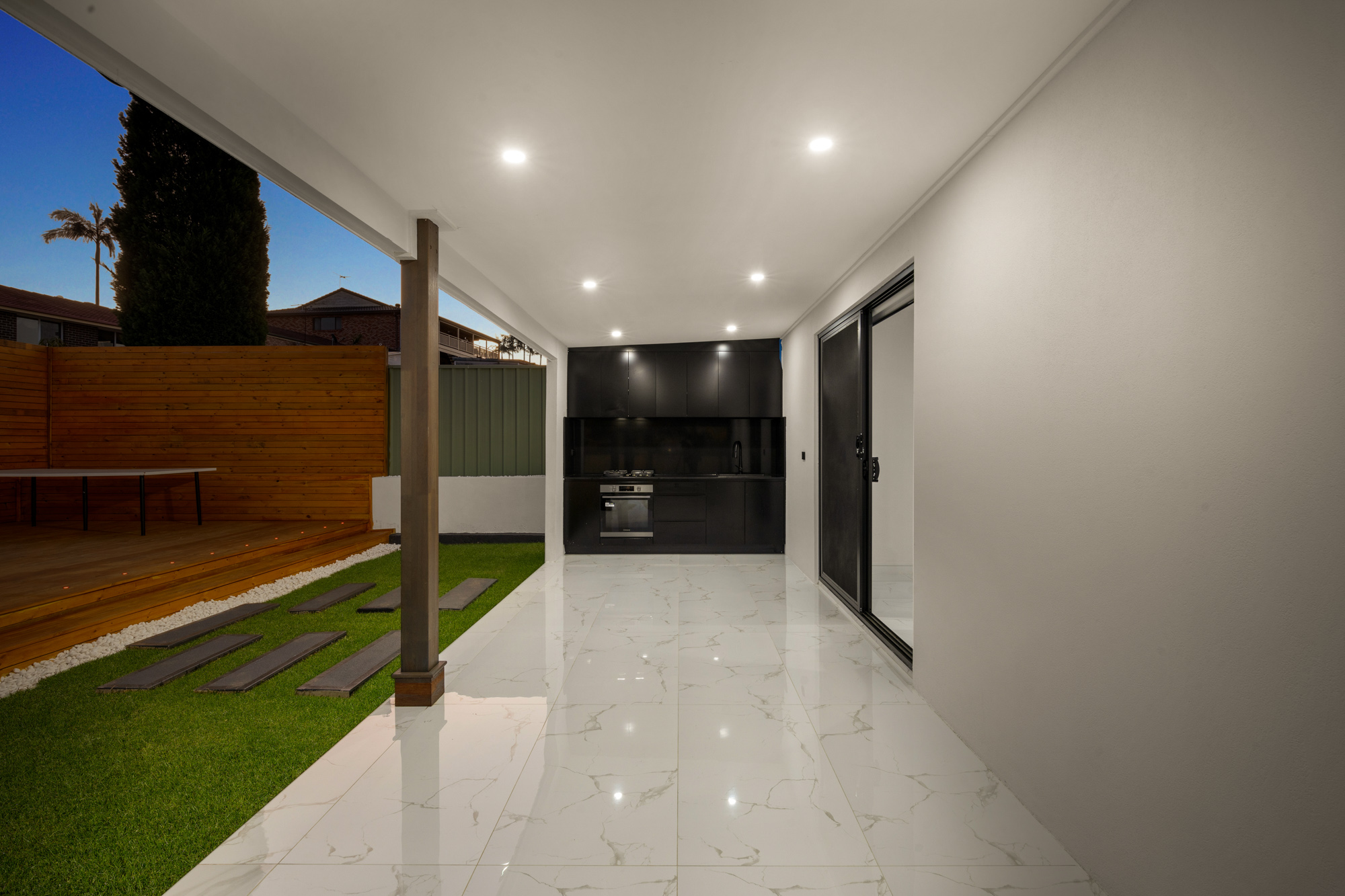 32 Stockdale Crescent, Abbotsbury - Thumbnail 3