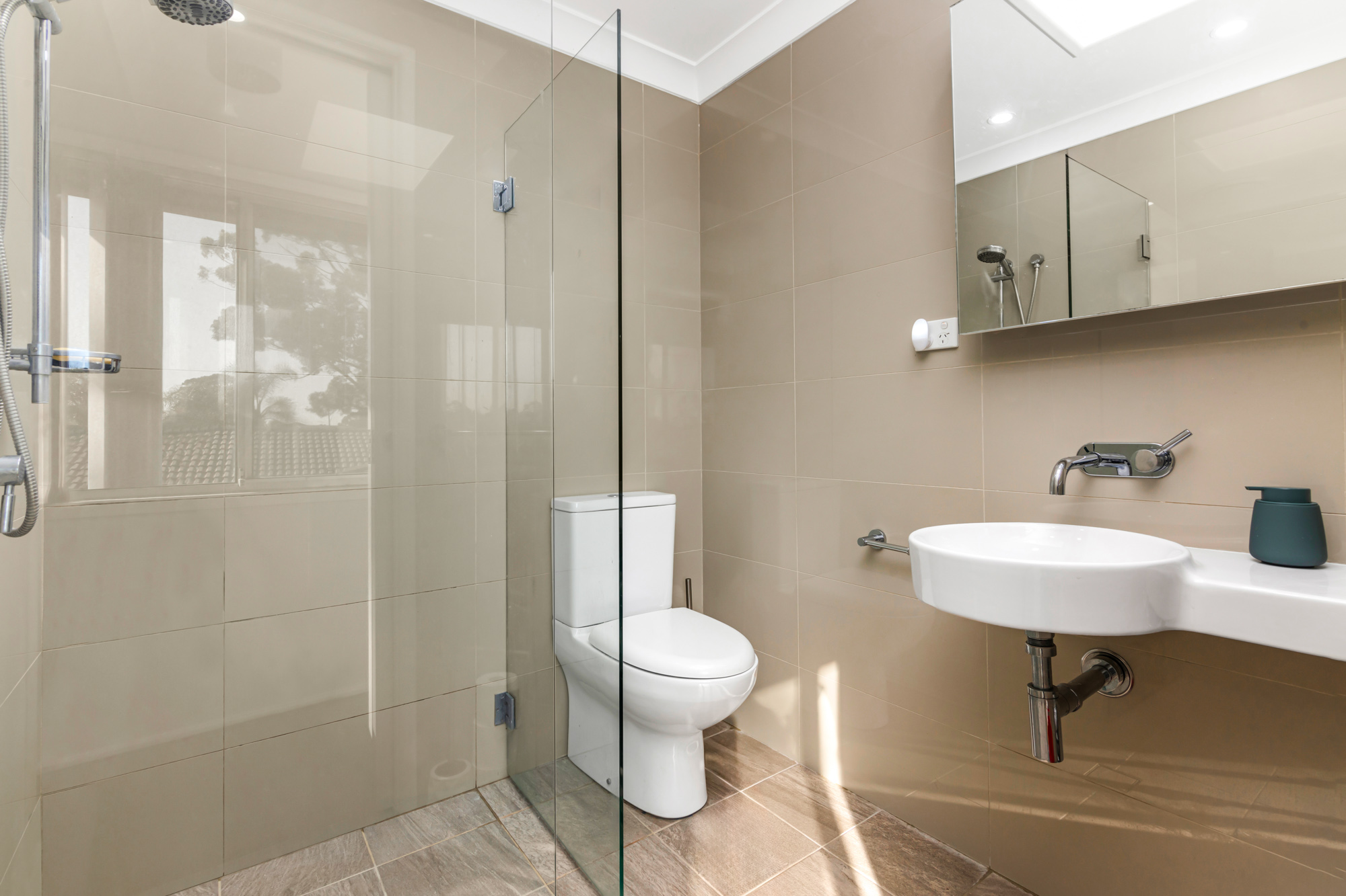 9 Waygara Avenue, Green Valley - Thumbnail 3