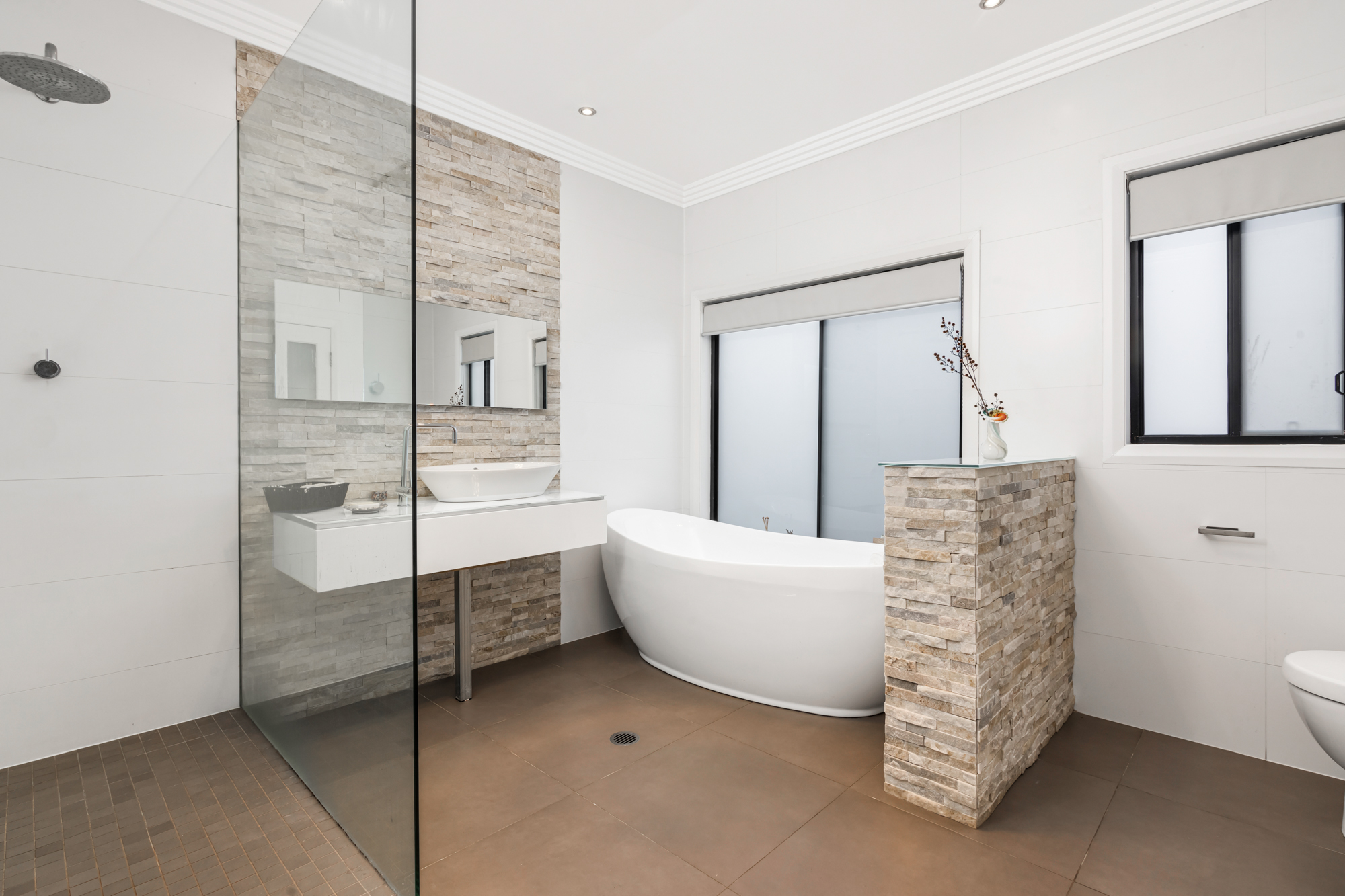 8 Richard Crescent, Cecil Hills - Thumbnail 8