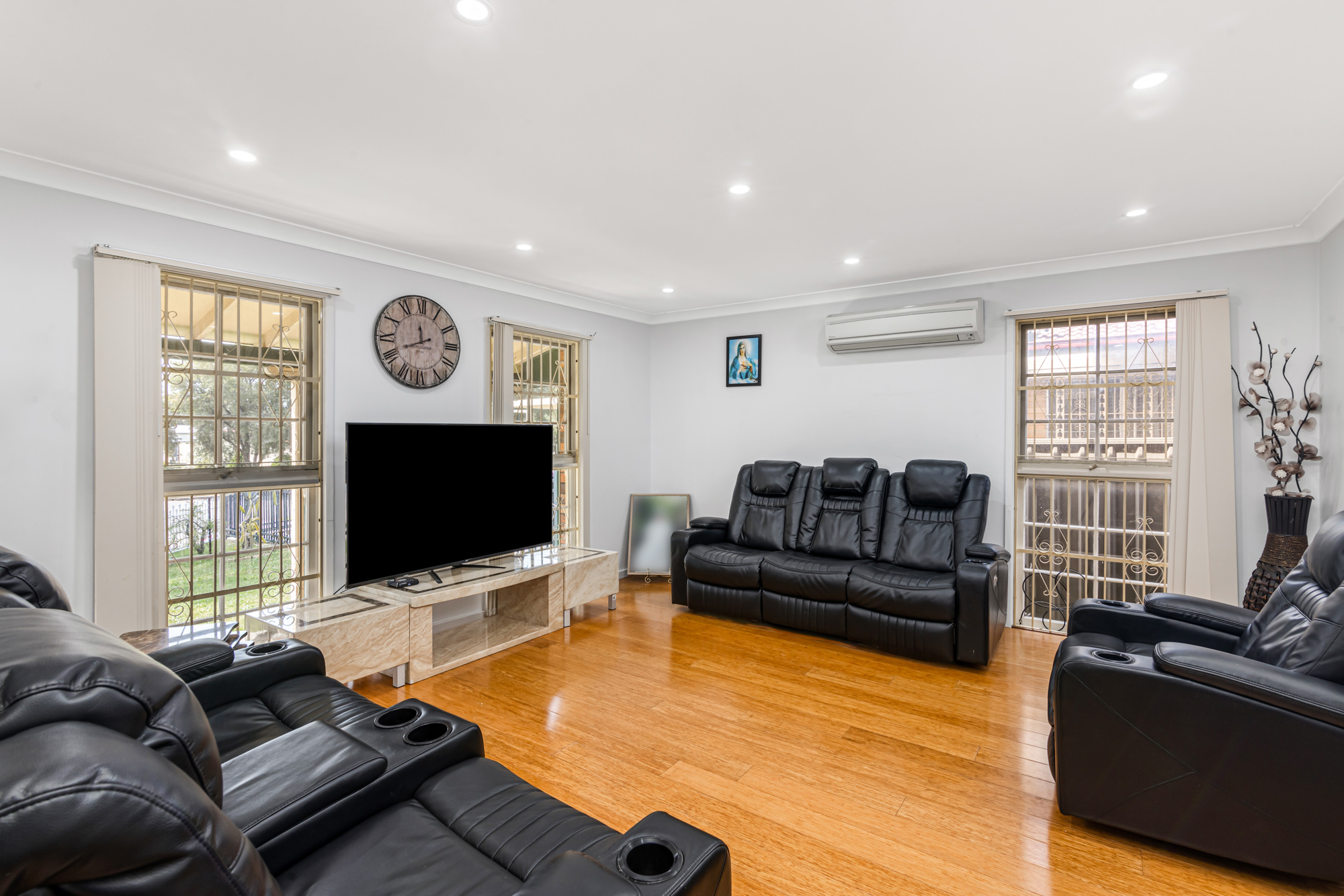 8 Coburg Place, St Johns Park - Thumbnail 7