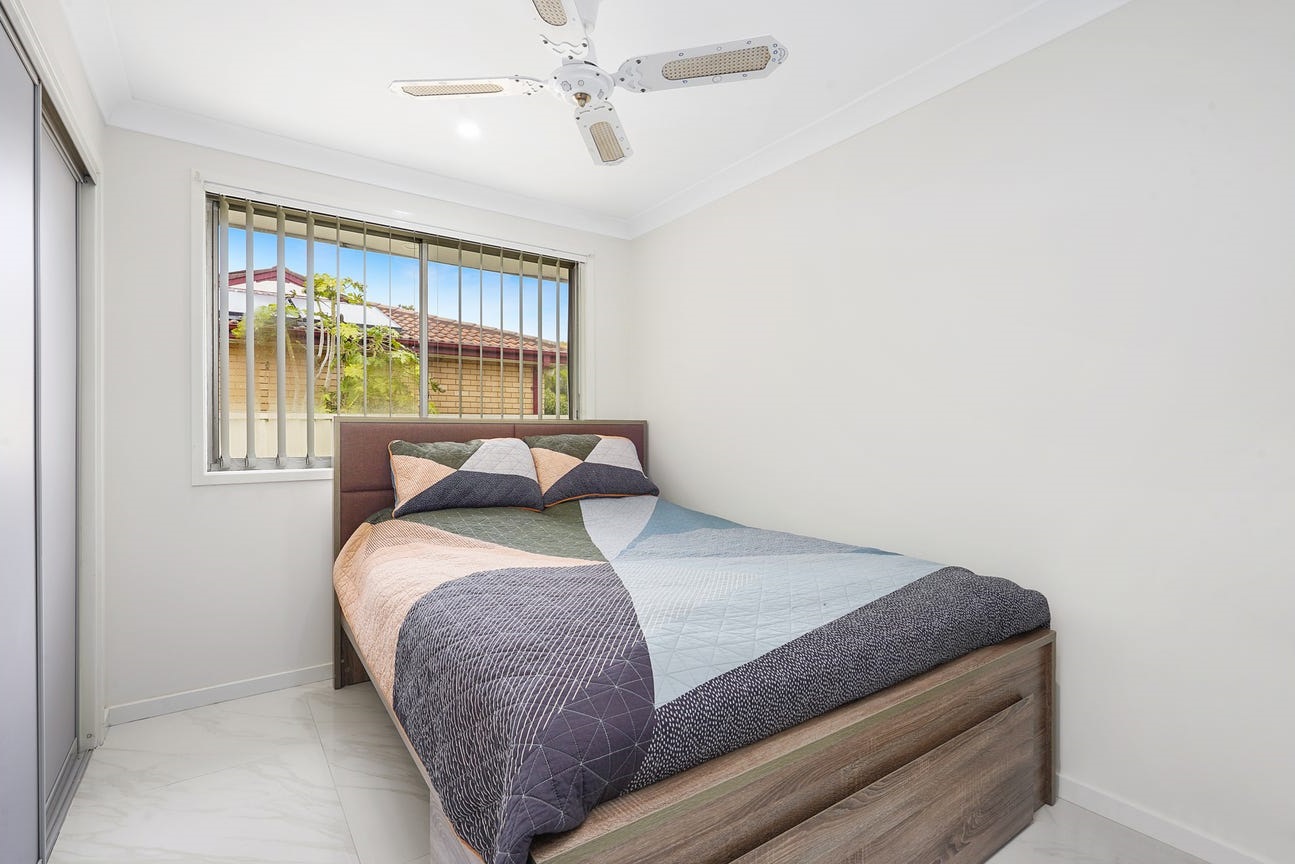 22 Comberford Close, Prairiewood - Thumbnail 2