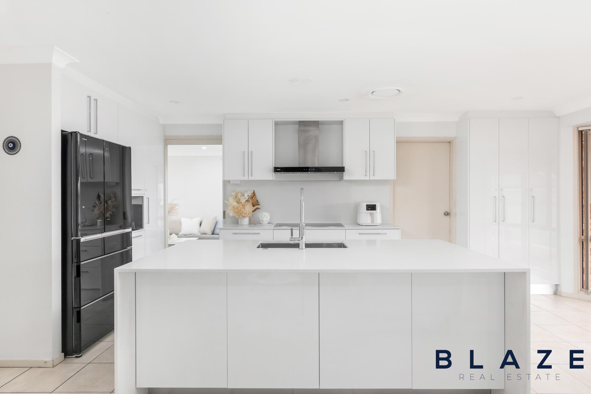 24 Carina Avenue, Hinchinbrook - Thumbnail 4