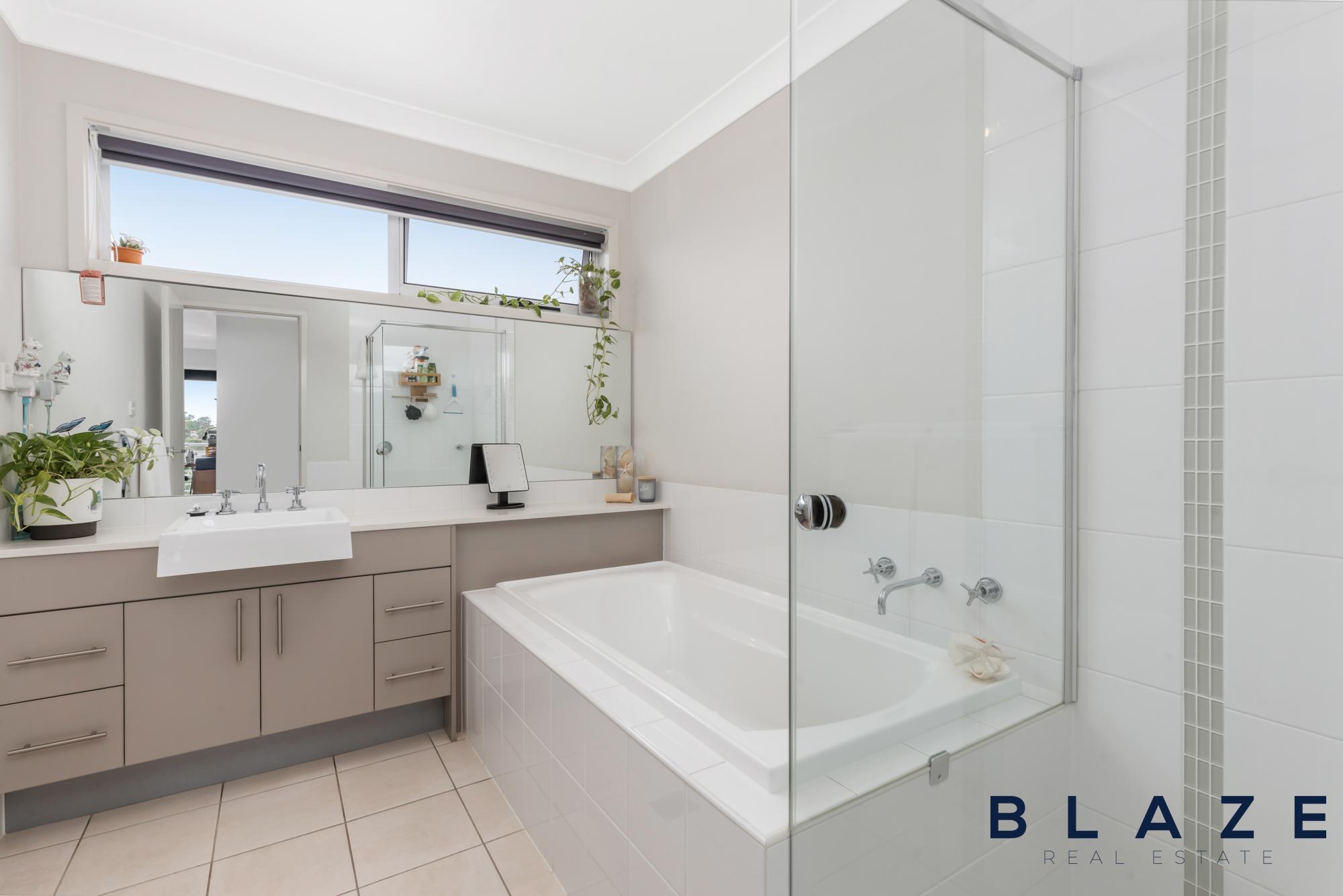 150 Liz Kernohan Drive, Elderslie - Thumbnail 4