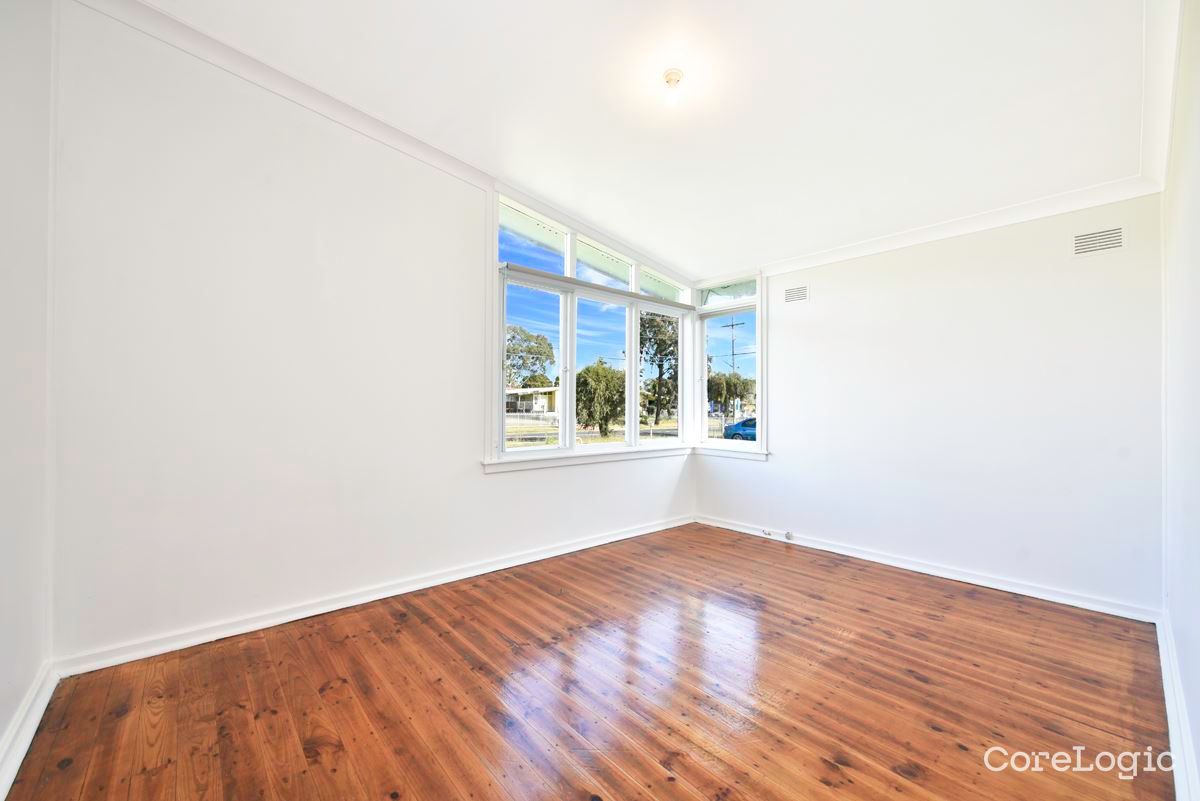 55 Bougainville Road, Lethbridge Park - Thumbnail 2