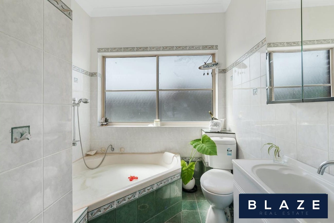 67 Flinders Crescent, Hinchinbrook - Thumbnail 3