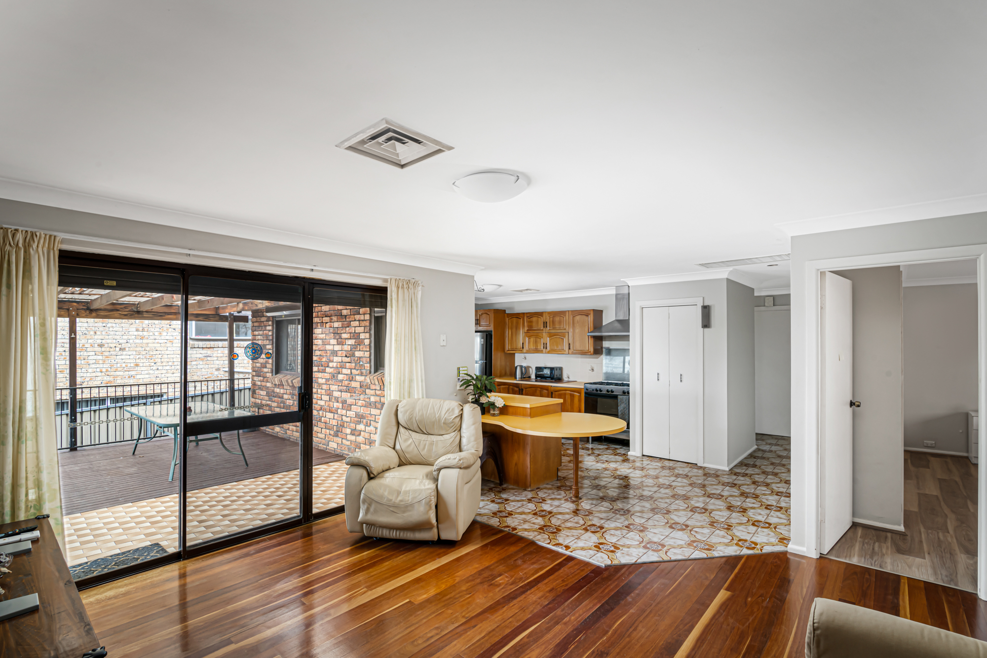 11 Warragamba Crescent, Bossley Park - Thumbnail 7