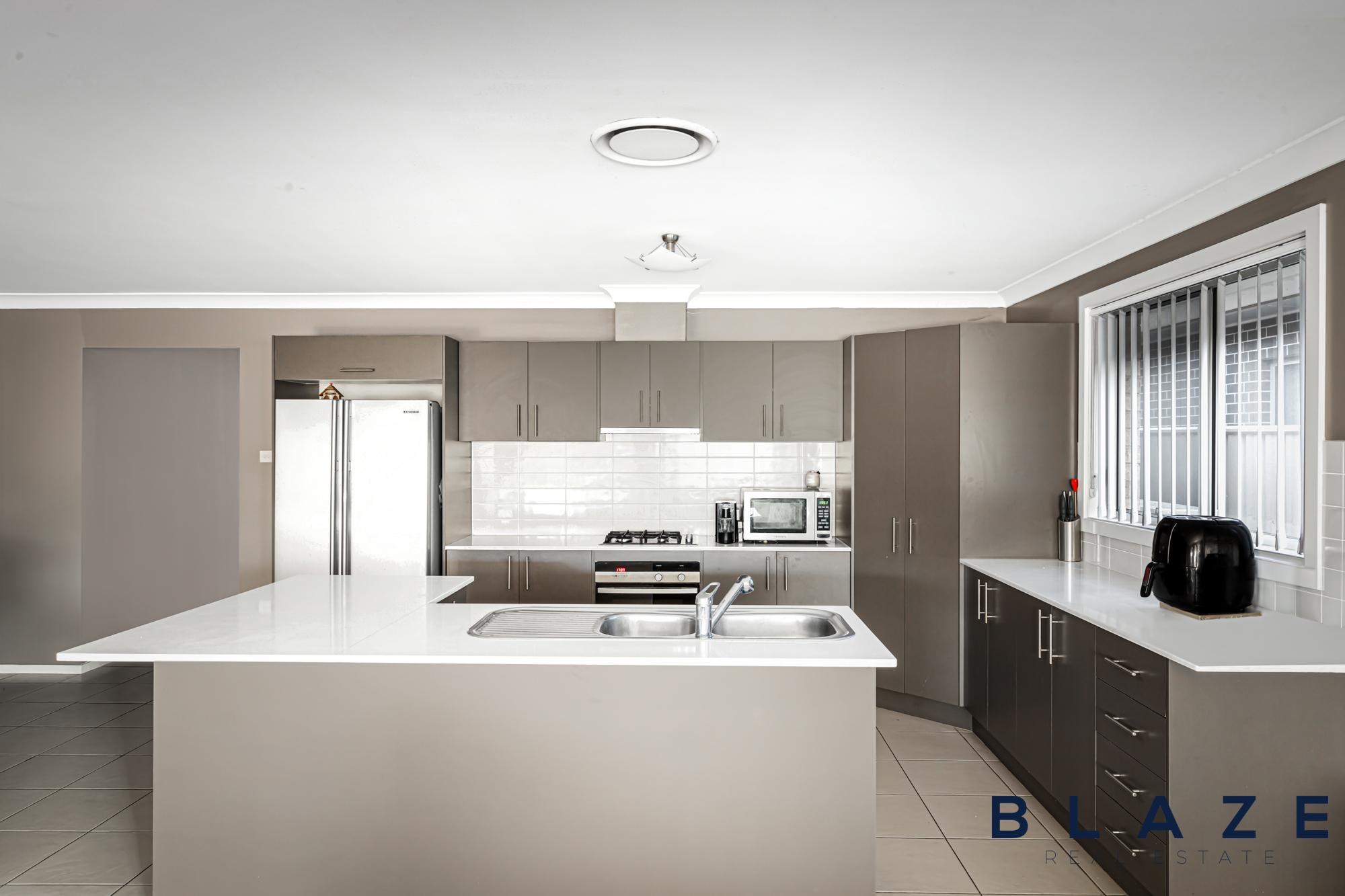 35 Fysh Avenue, Middleton Grange - Thumbnail 6