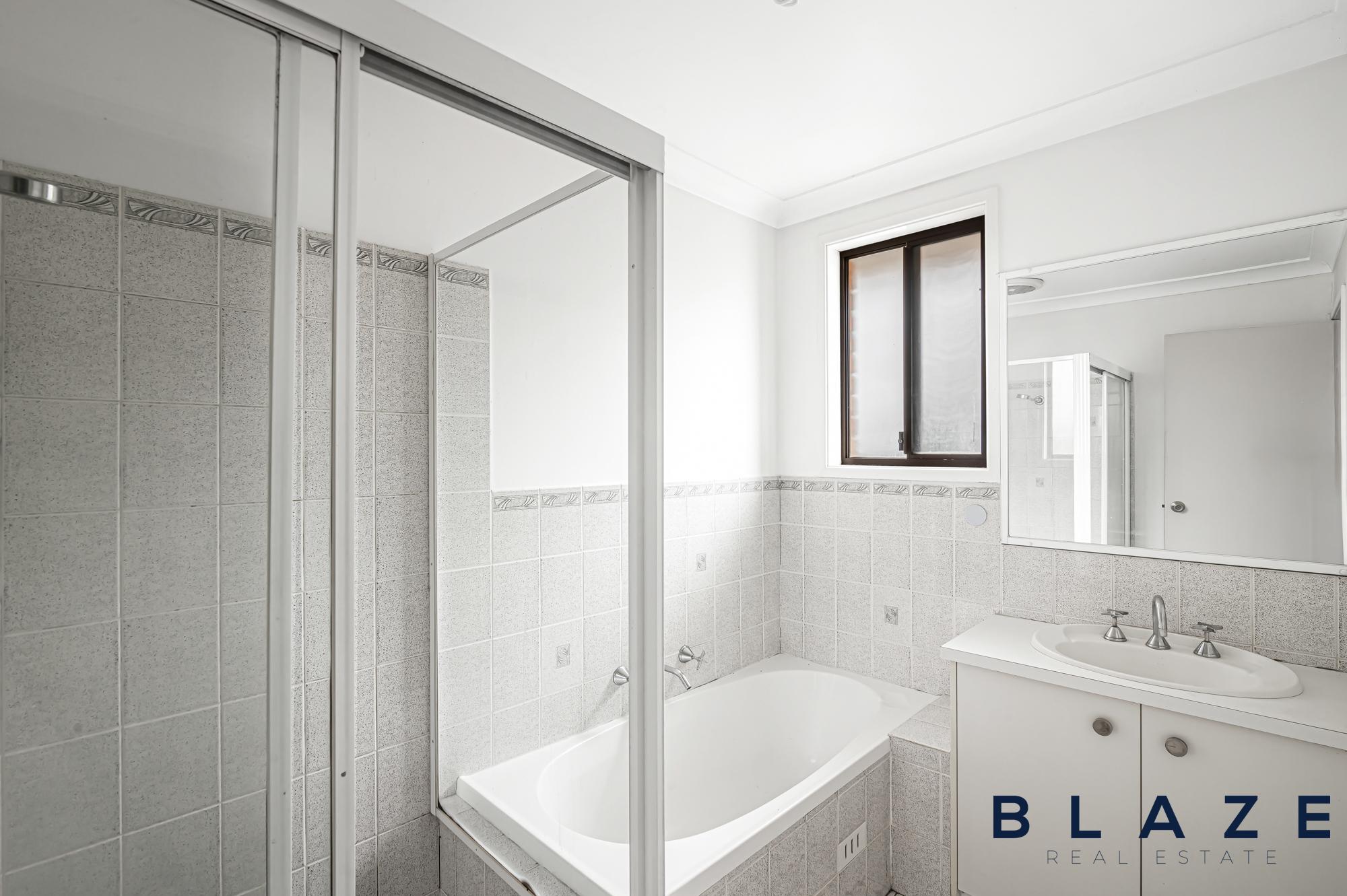 39 Carina Avenue, Hinchinbrook - Thumbnail 5