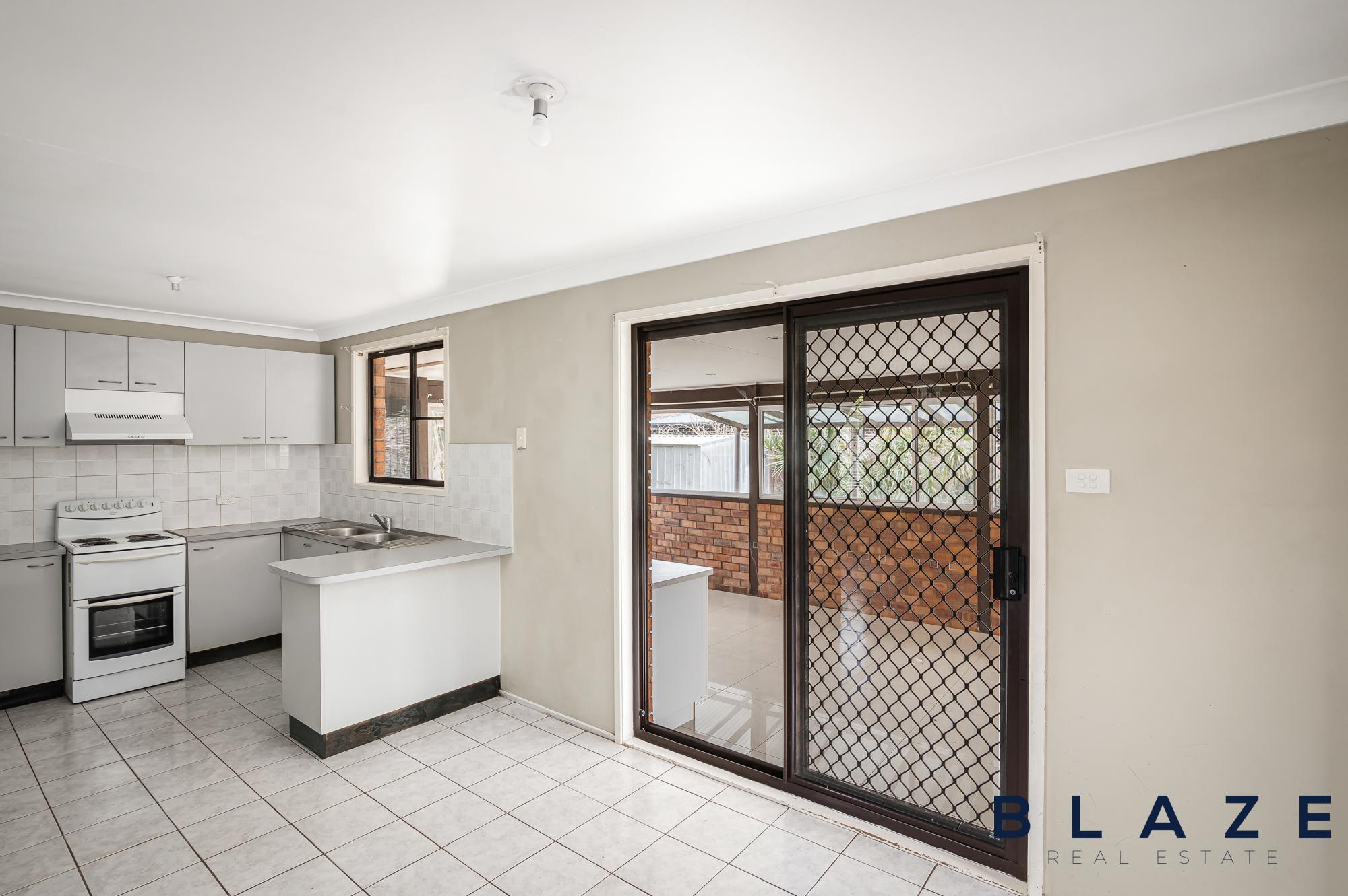 39 Carina Avenue, Hinchinbrook - Thumbnail 8