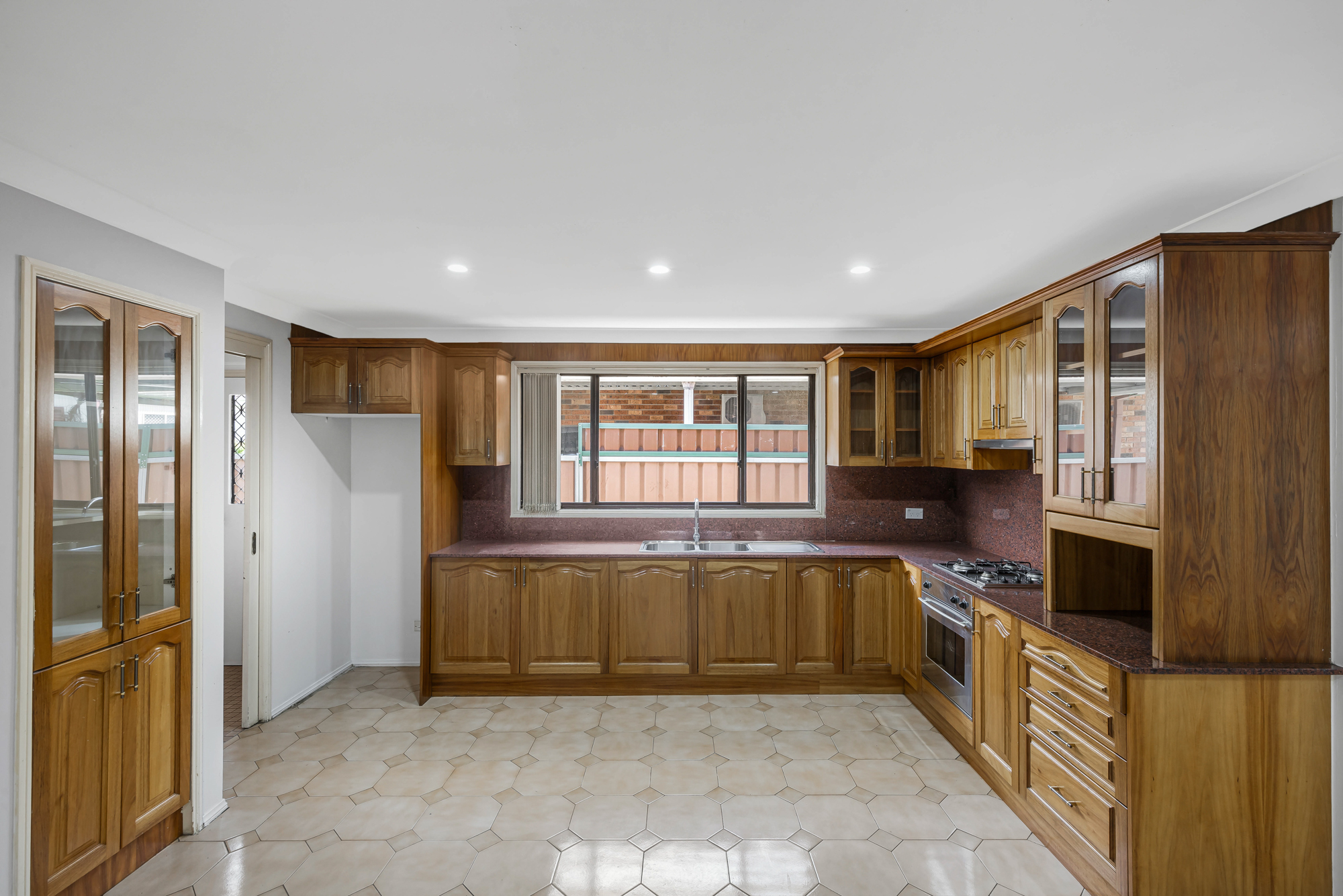 10 Mohawk Crescent, Greenfield Park - Thumbnail 6