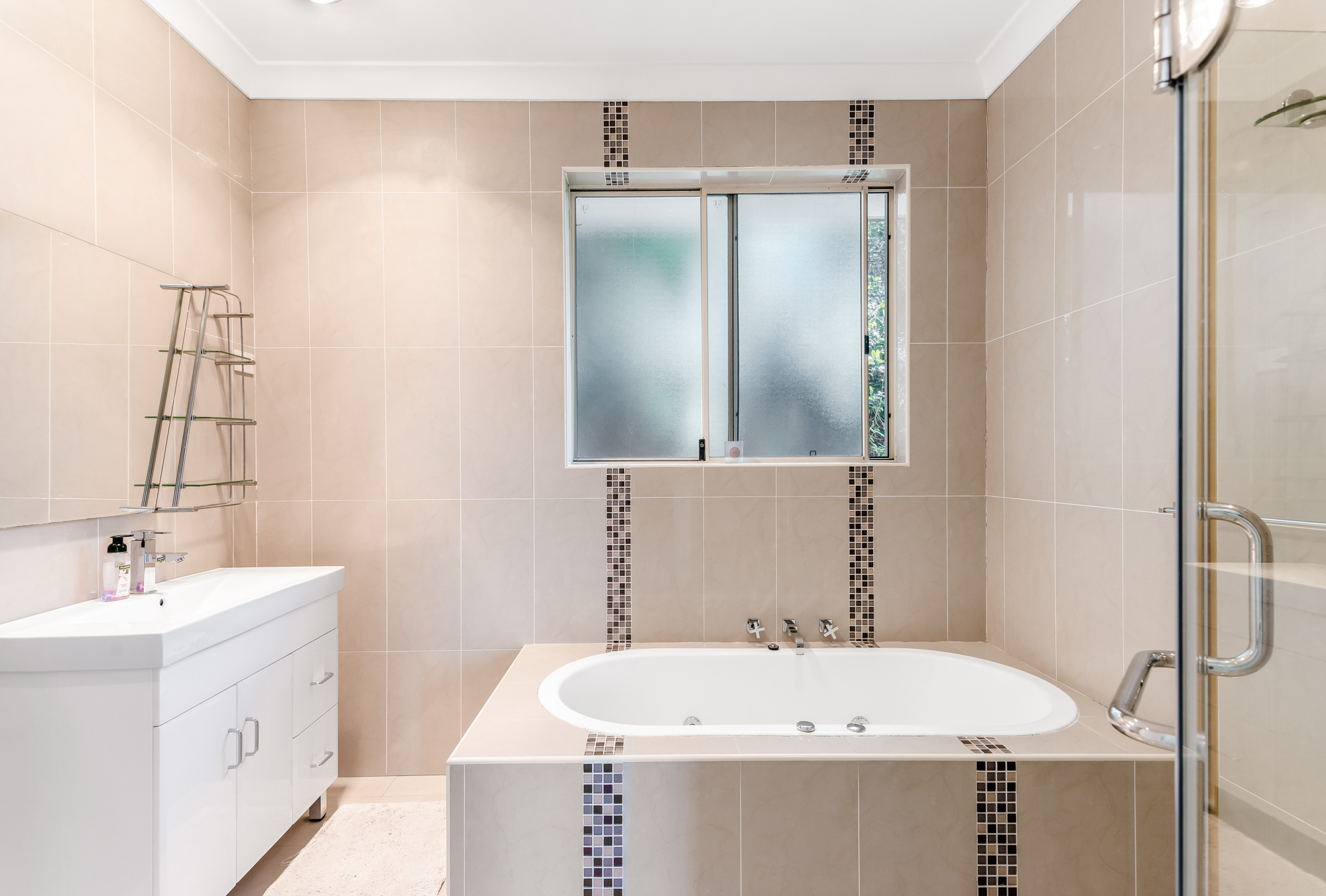 8 Dransfield Road, Edensor Park - Thumbnail 3
