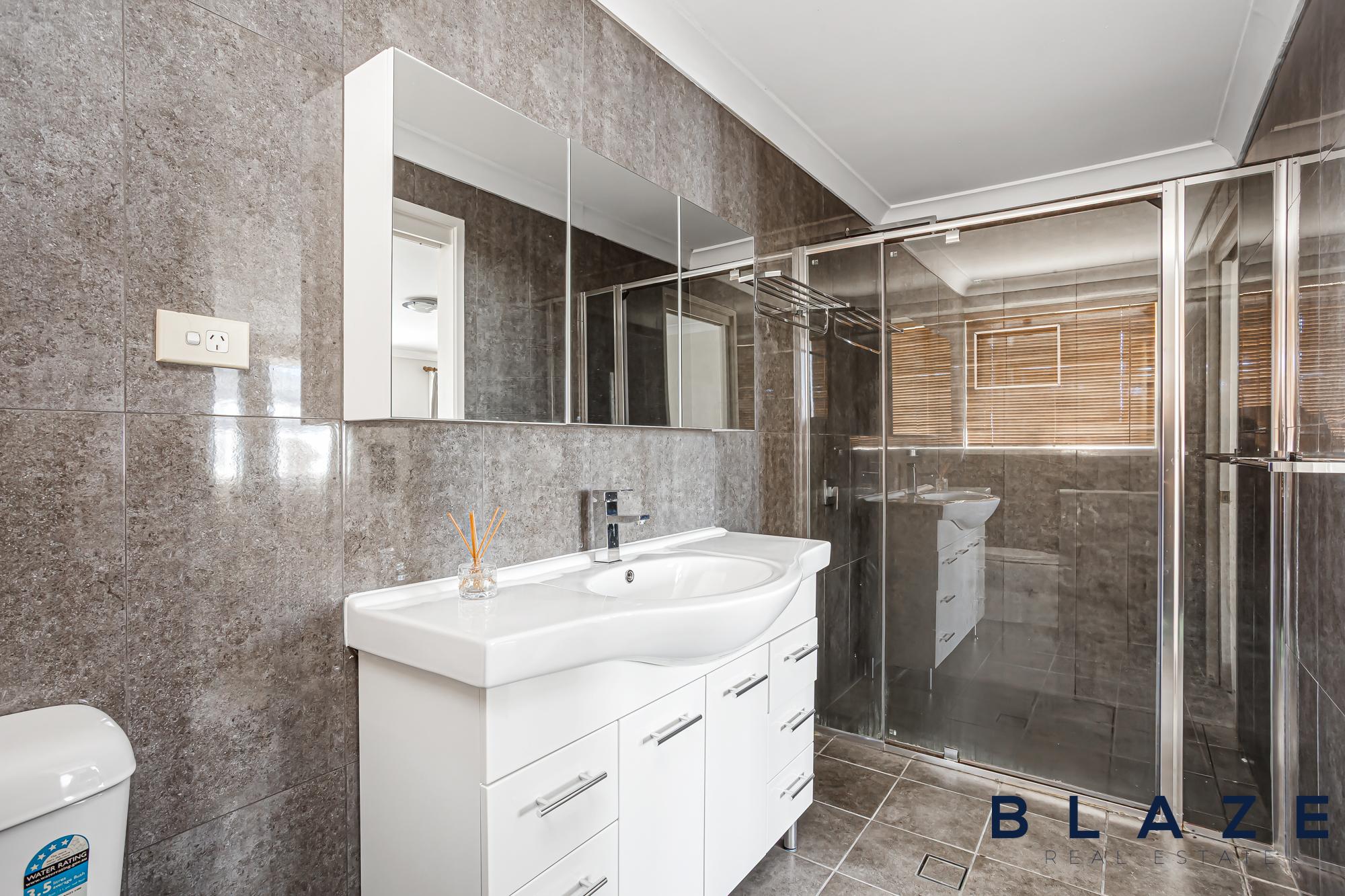 24 Harraden Drive, West Hoxton - Thumbnail 4