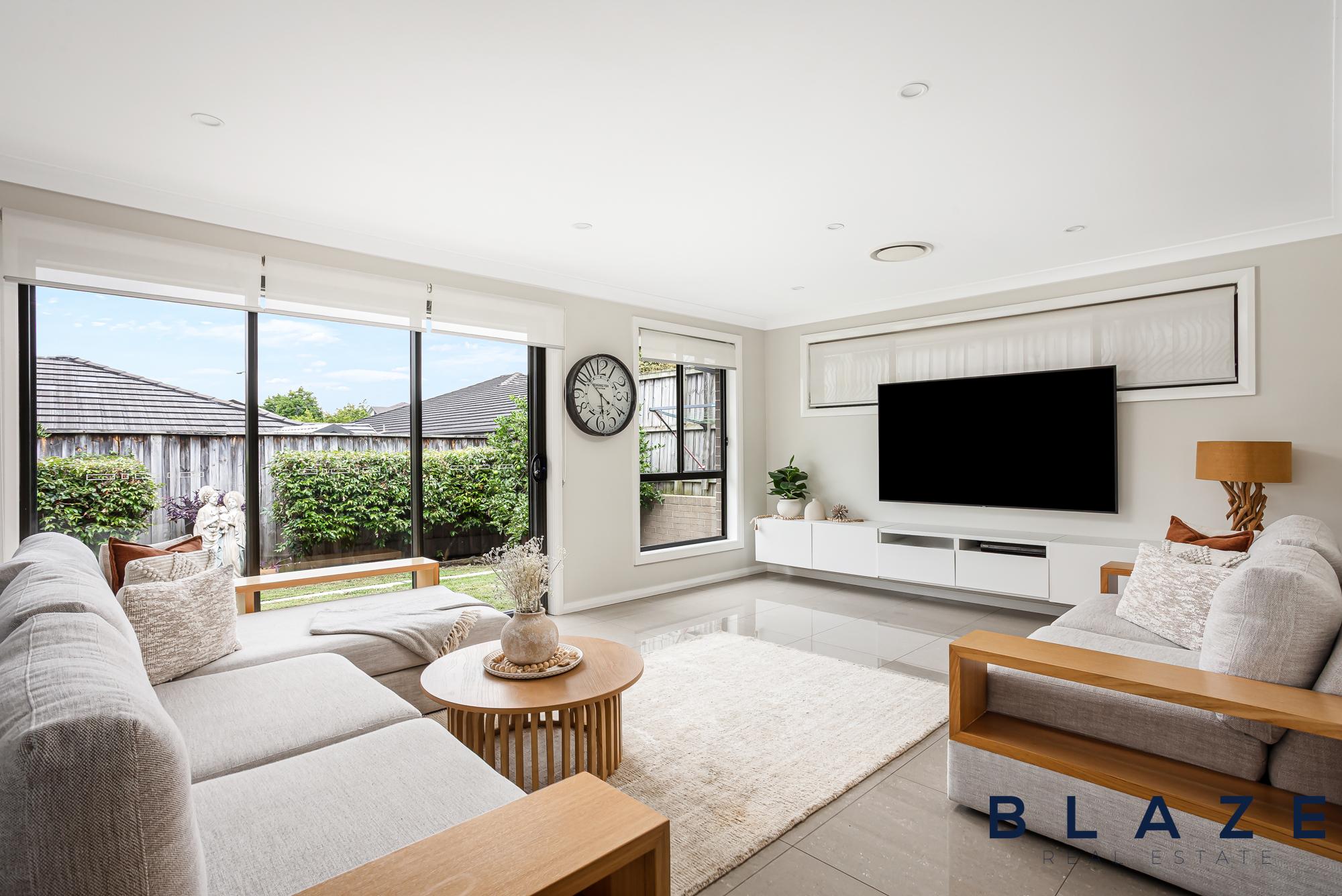 18 Charlie Street, Middleton Grange - Thumbnail 4