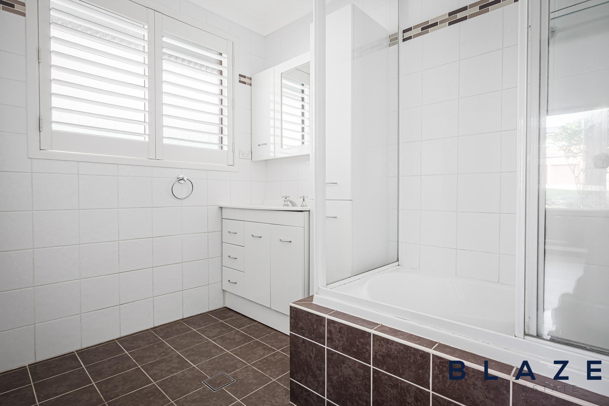 14 Glen Osmond Crescent, Bossley Park - Thumbnail 2