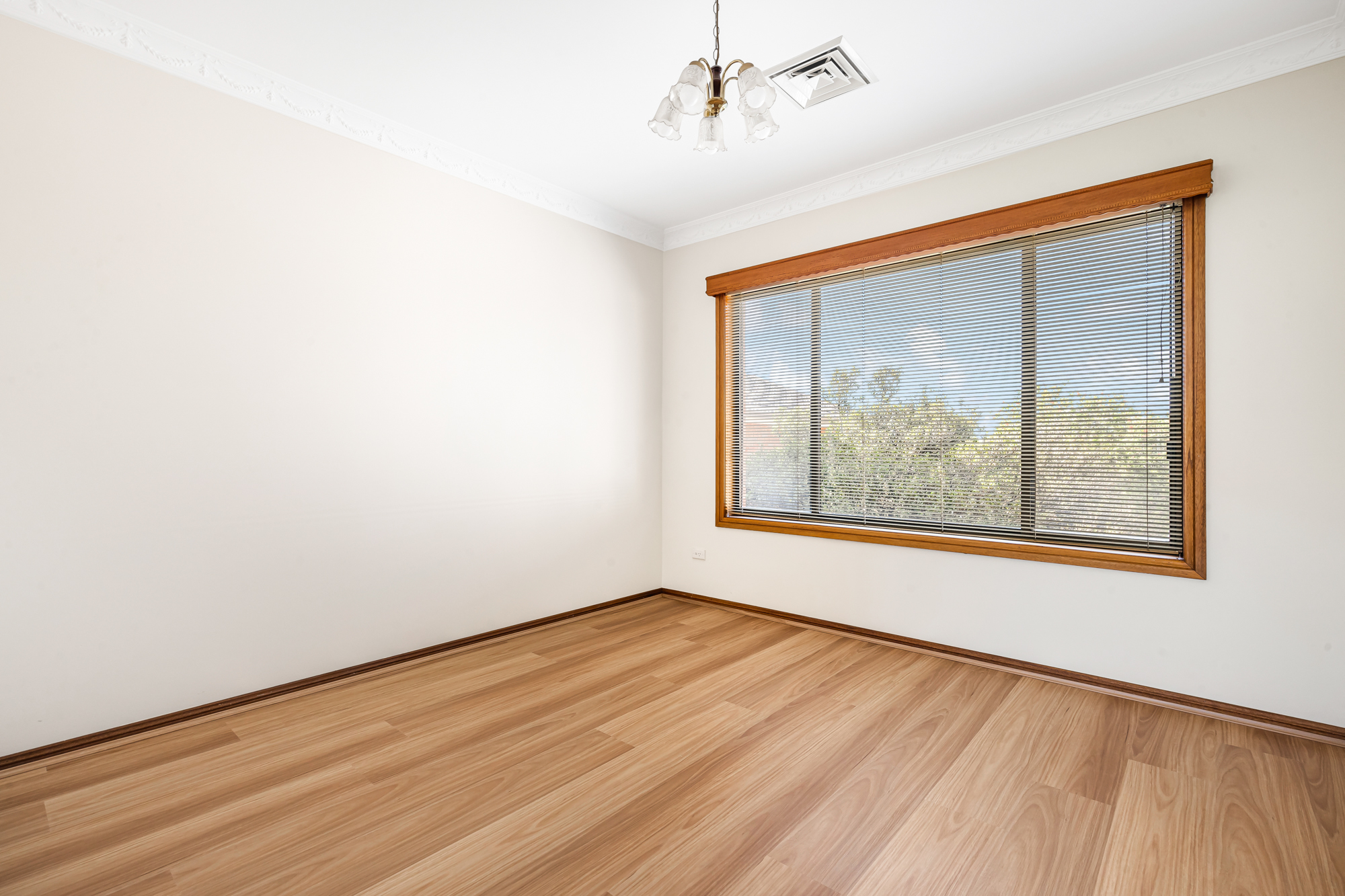 7 Cootha Close, Bossley Park - Thumbnail 2