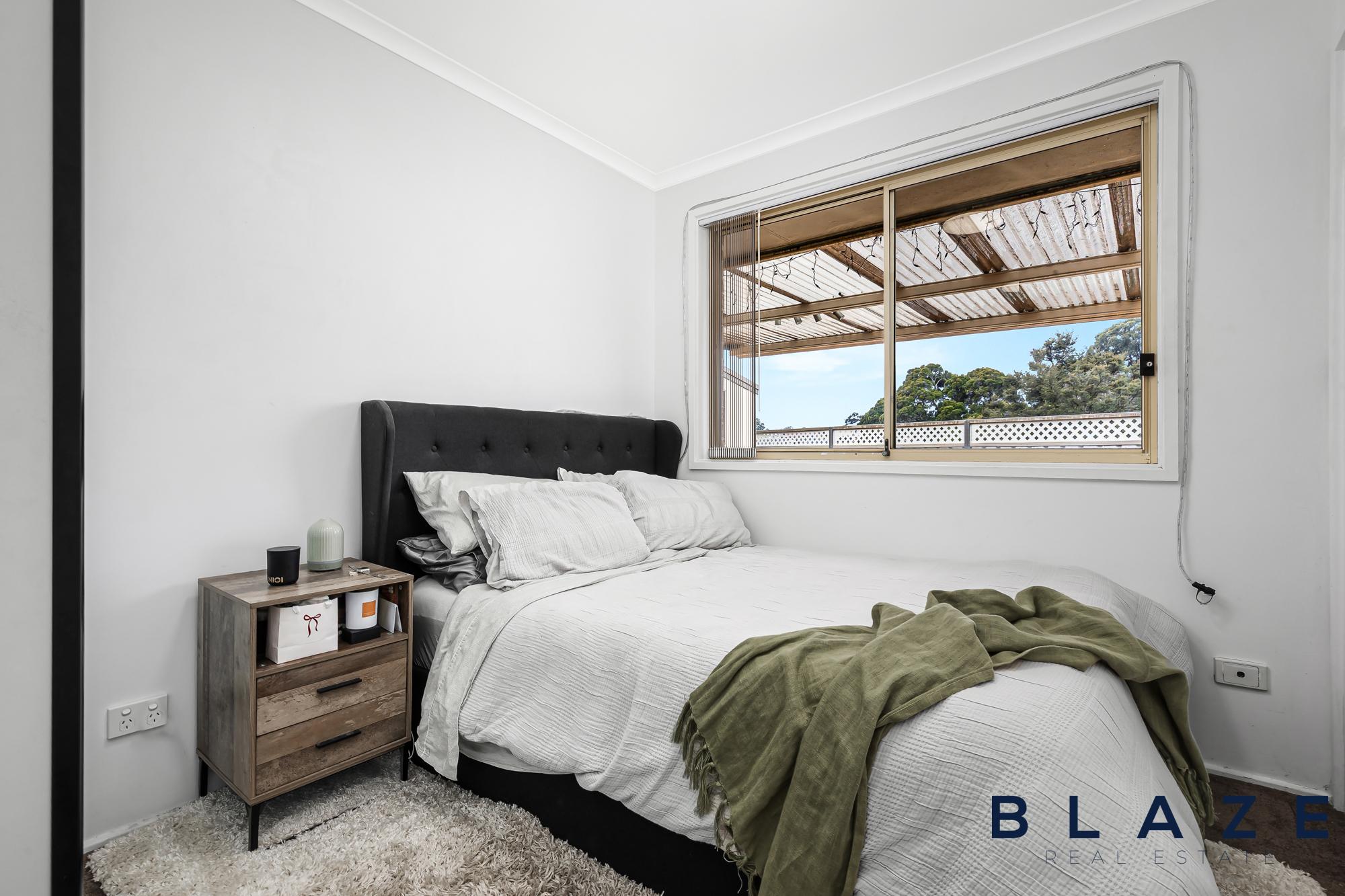 10 Rogan Crescent, Prairiewood - Thumbnail 5