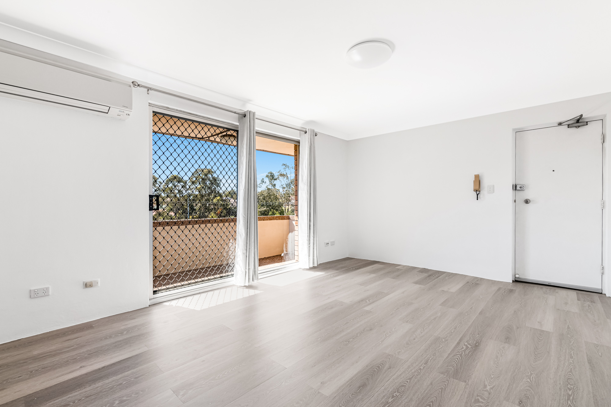 4/60 Smithfield Road, Smithfield - Thumbnail 5