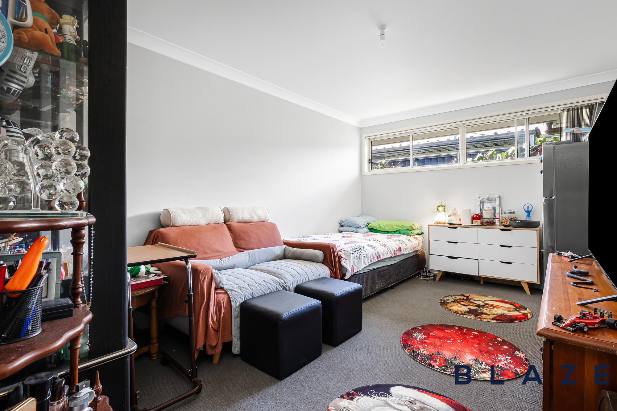 29 Greenhood Crescent, Denham Court - Thumbnail 7