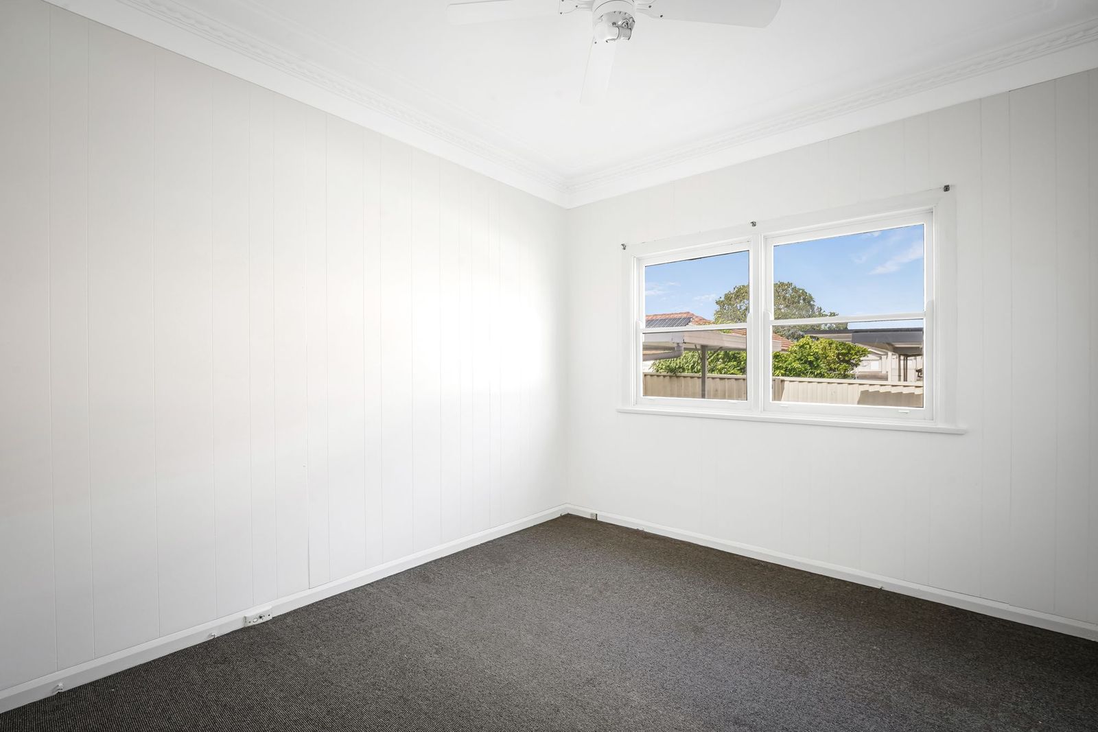 1 Phyllis Crescent, Guildford - Thumbnail 3