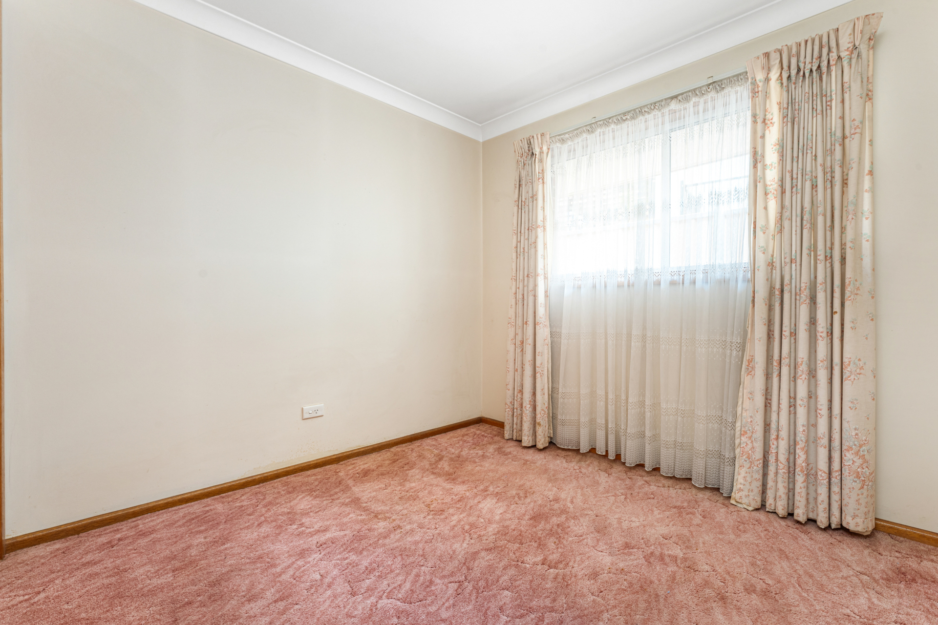 1 Hollydene Crescent, Edensor Park - Thumbnail 8