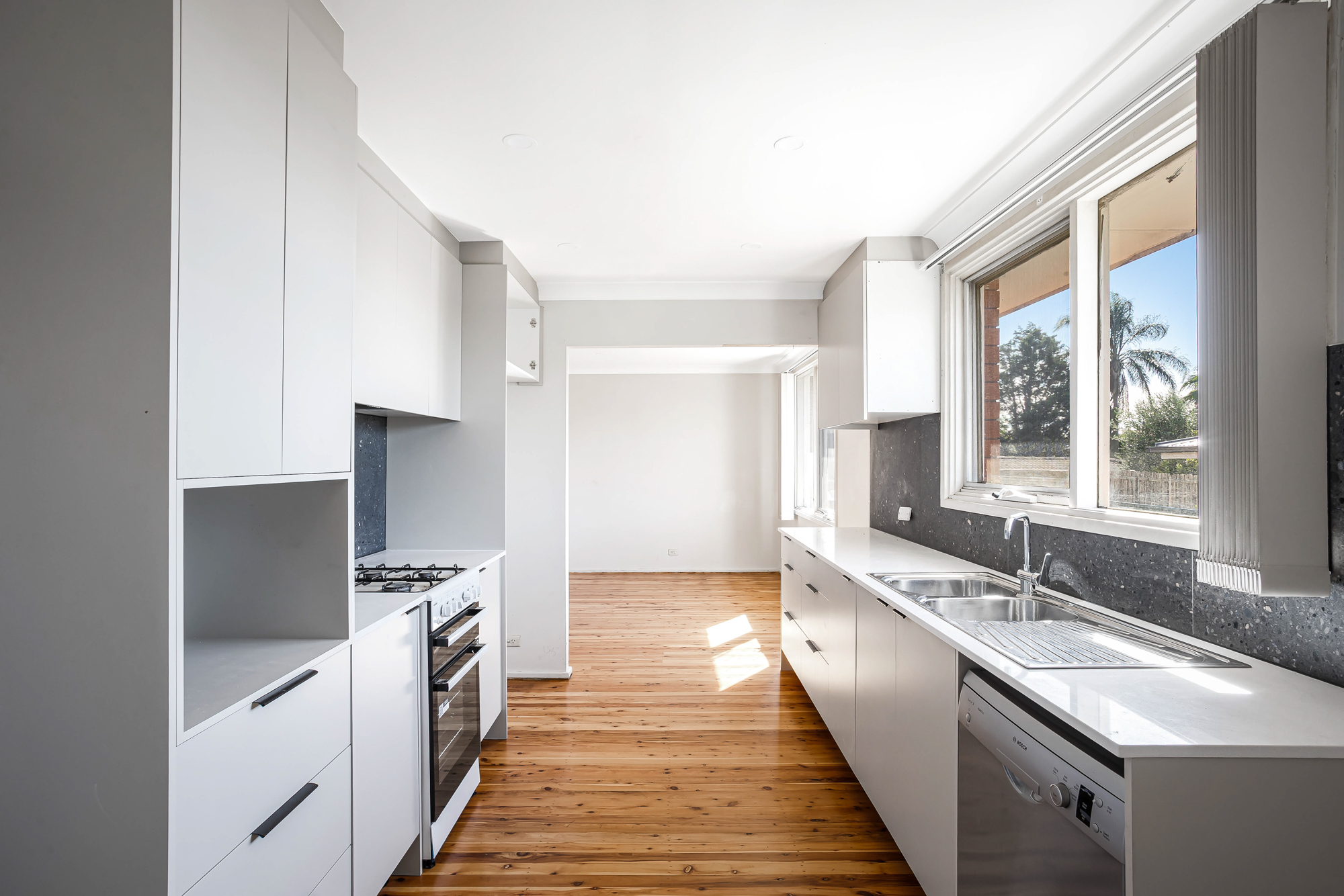 6 Pensacola Place, Casula - Thumbnail 8