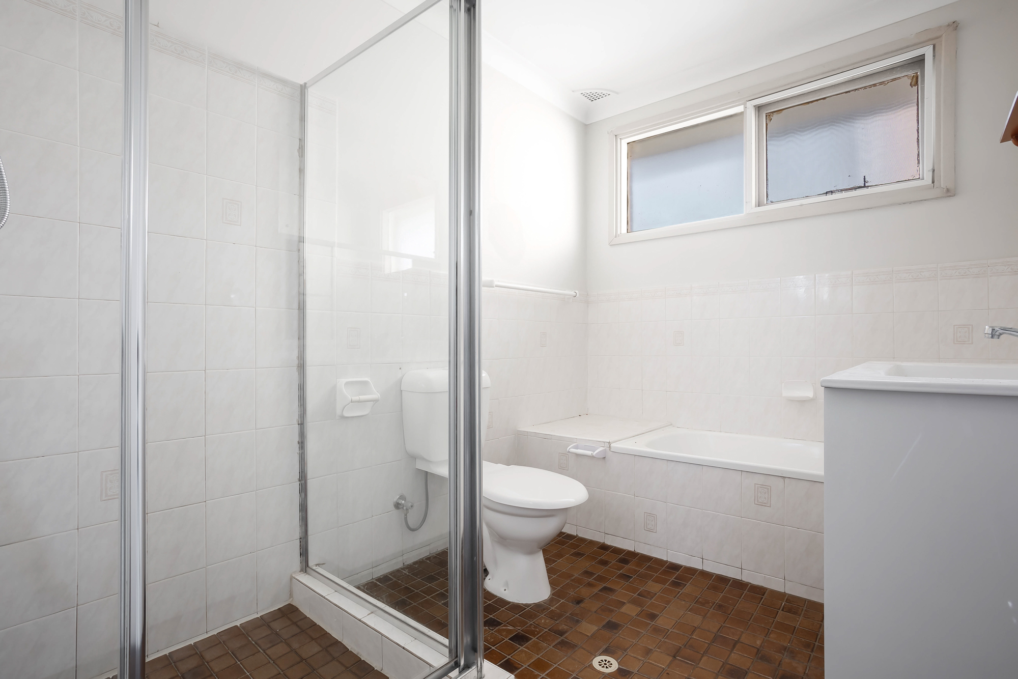 6 Pensacola Place, Casula - Thumbnail 3
