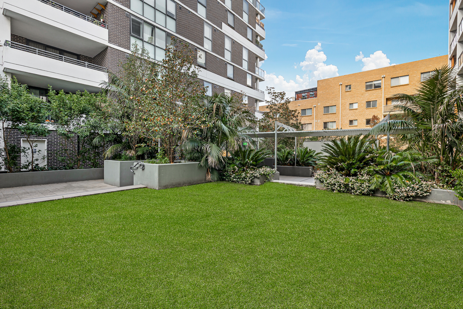21/69-73 Elizabeth Drive, Liverpool - Image 1