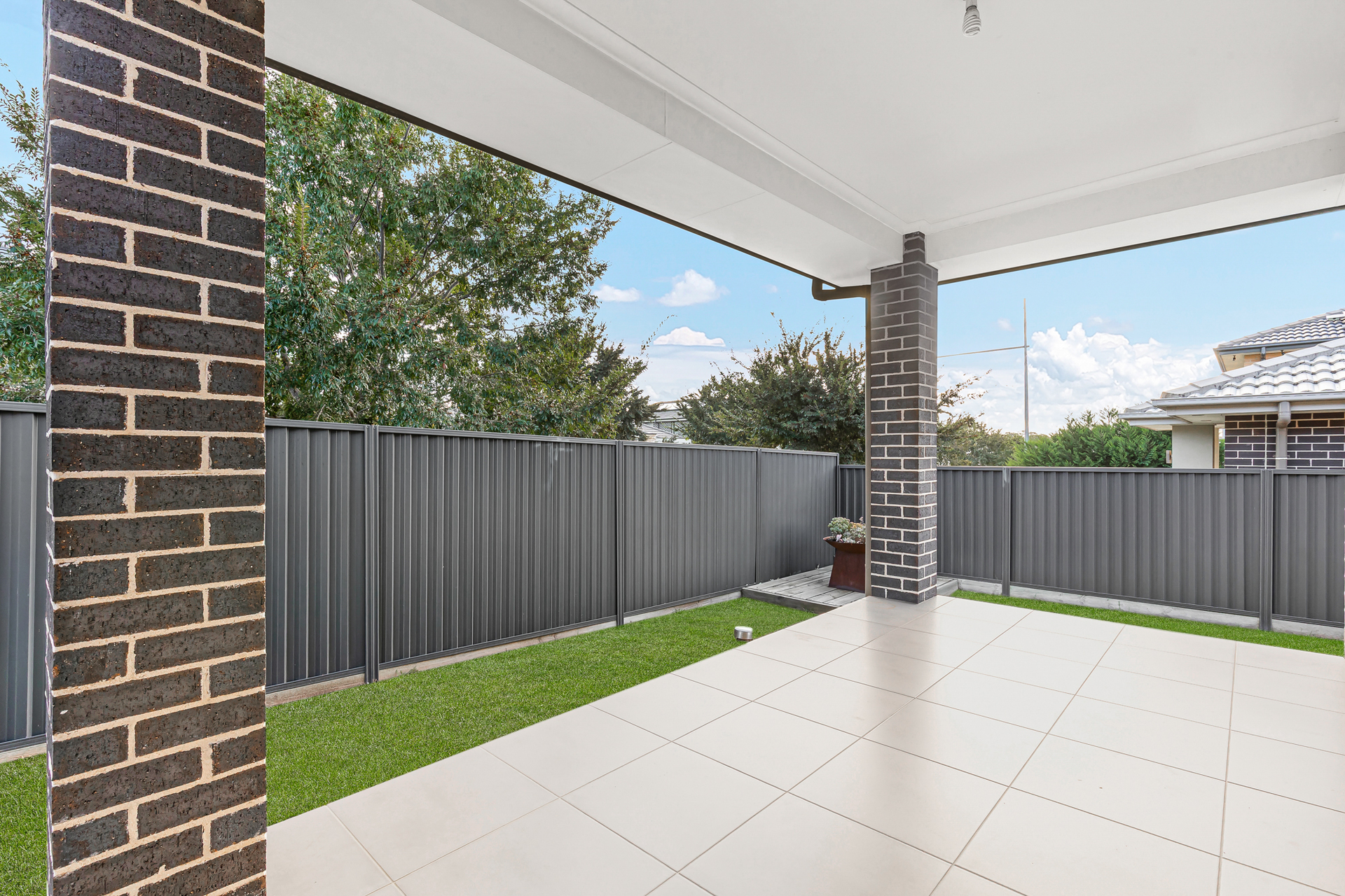 8 Wiregrass Avenue, Denham Court - Thumbnail 4