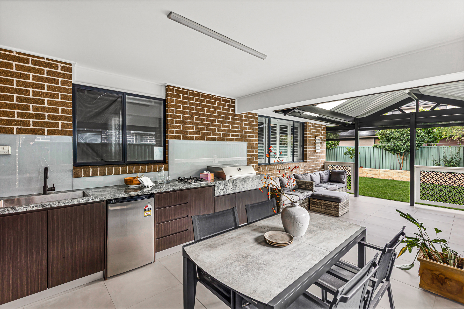 12 Redford Place, Prairiewood - Thumbnail 3