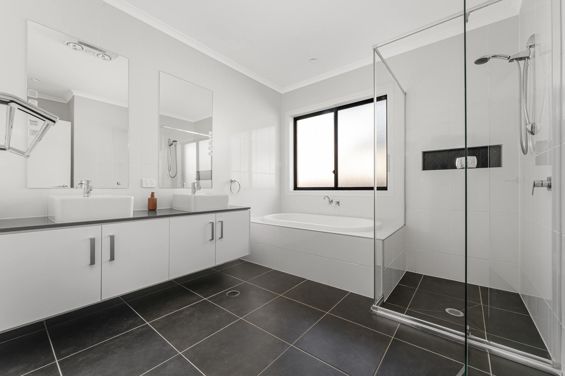 9 Brearley Avenue, Middleton Grange - Thumbnail 5