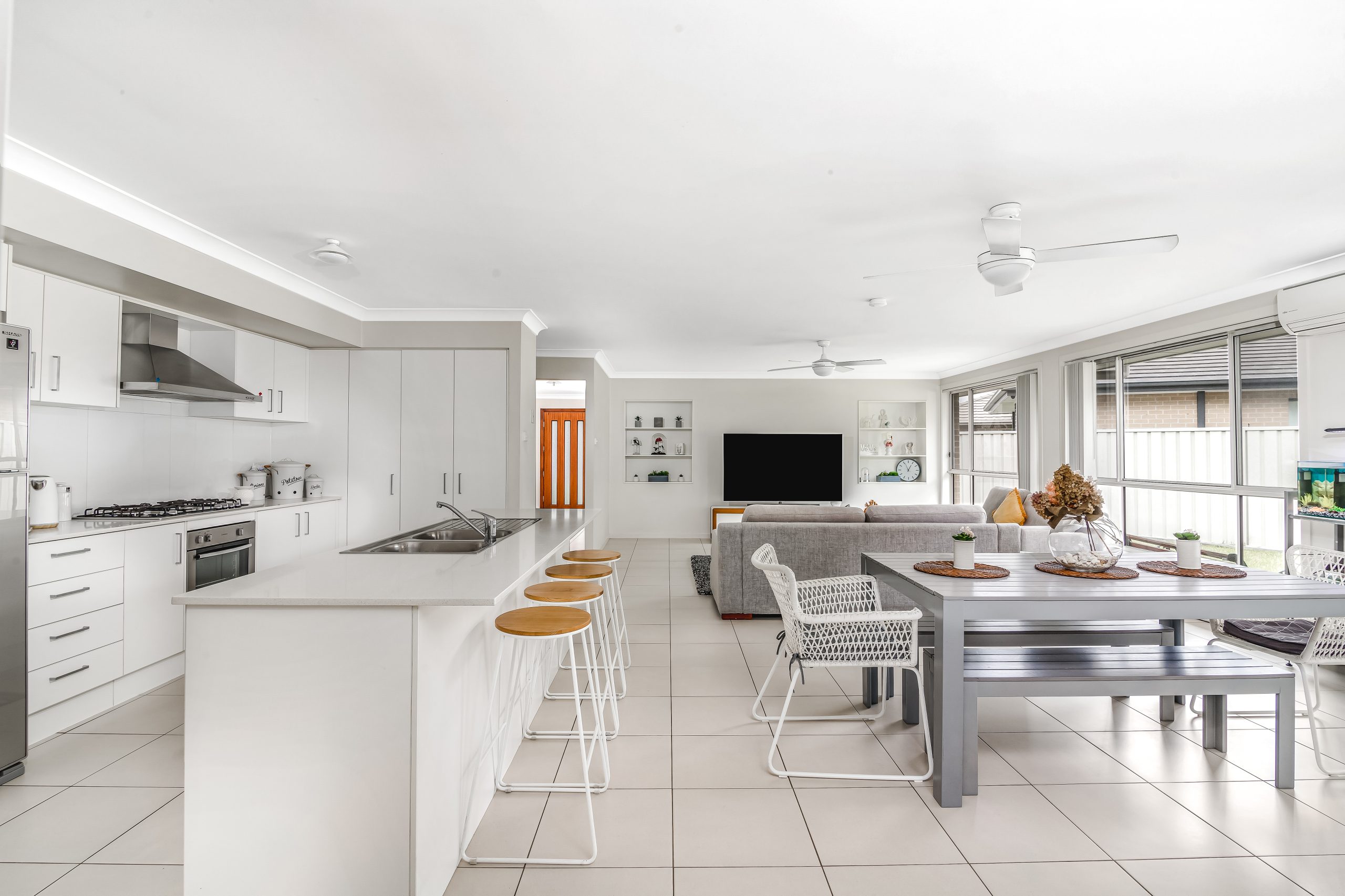 10 Aston Close, Hoxton Park - Thumbnail 8