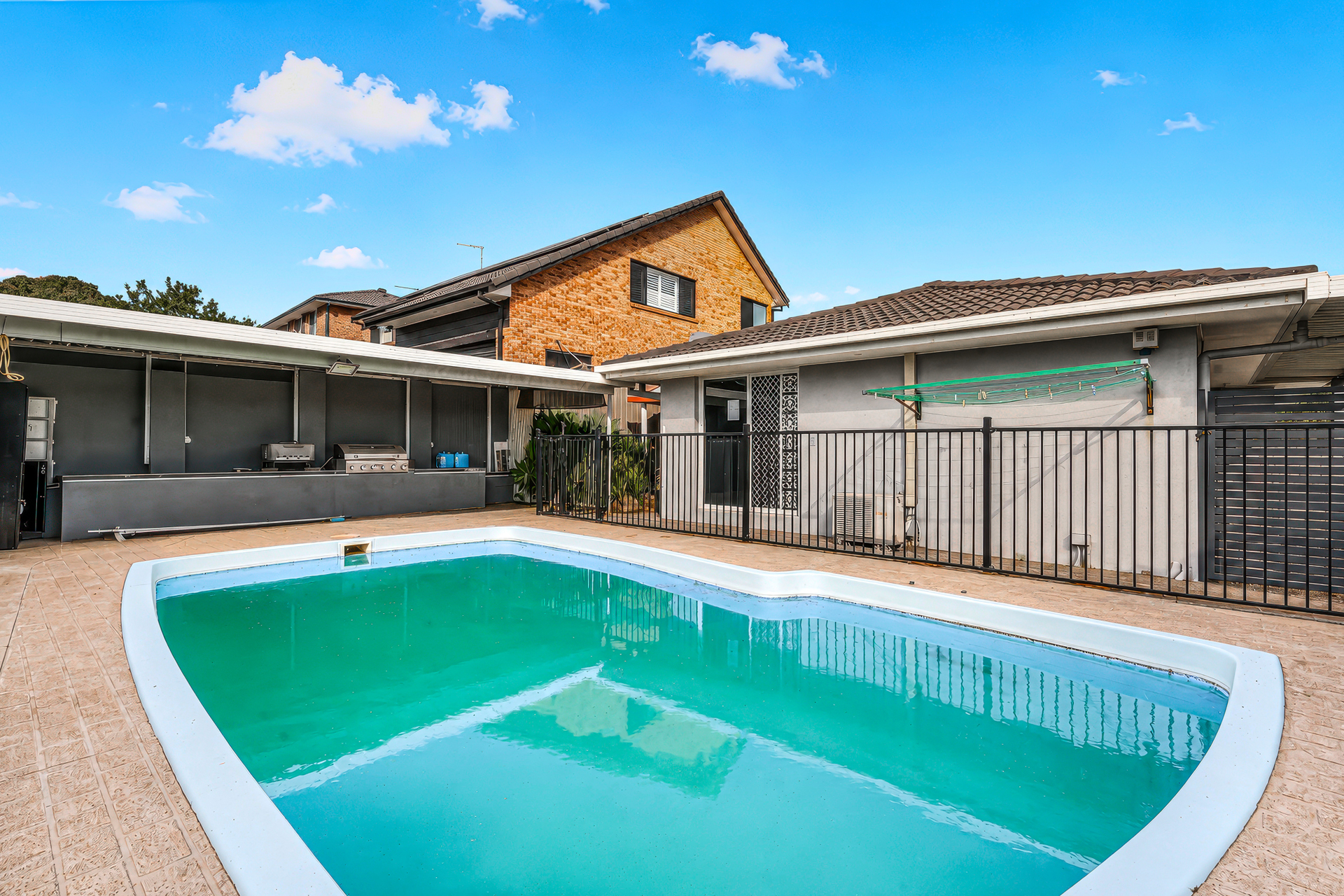 13 Ogden Close, Abbotsbury - Image 1